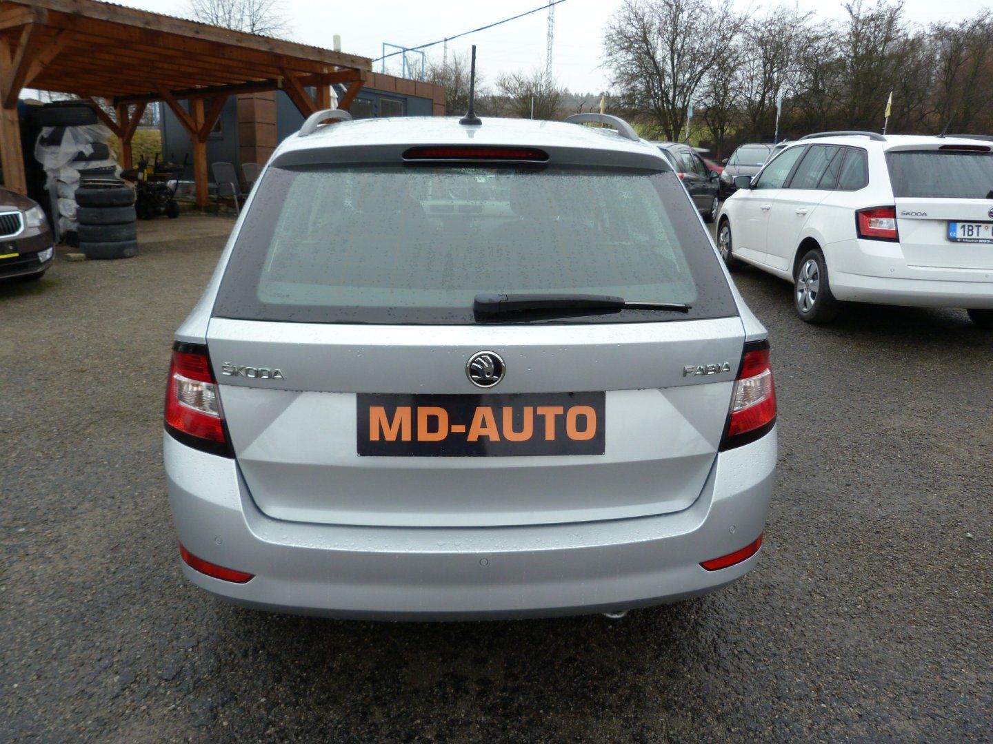 Škoda Fabia, 1,0 MPI Cool Plus - fotka 6