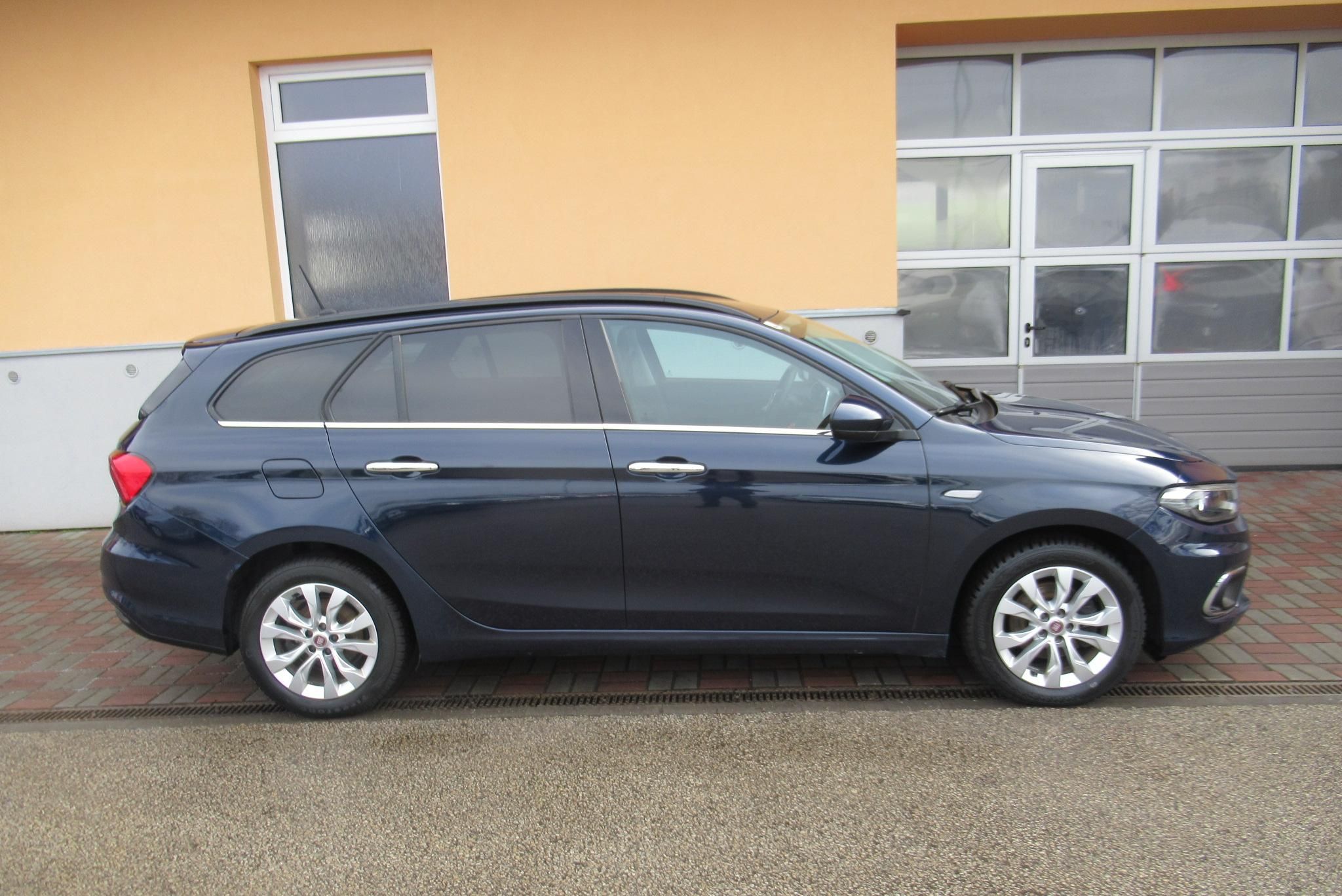 Fiat Tipo, 1.6 JTDM  AUT. KLIMA  NAVIGACE - fotka 3
