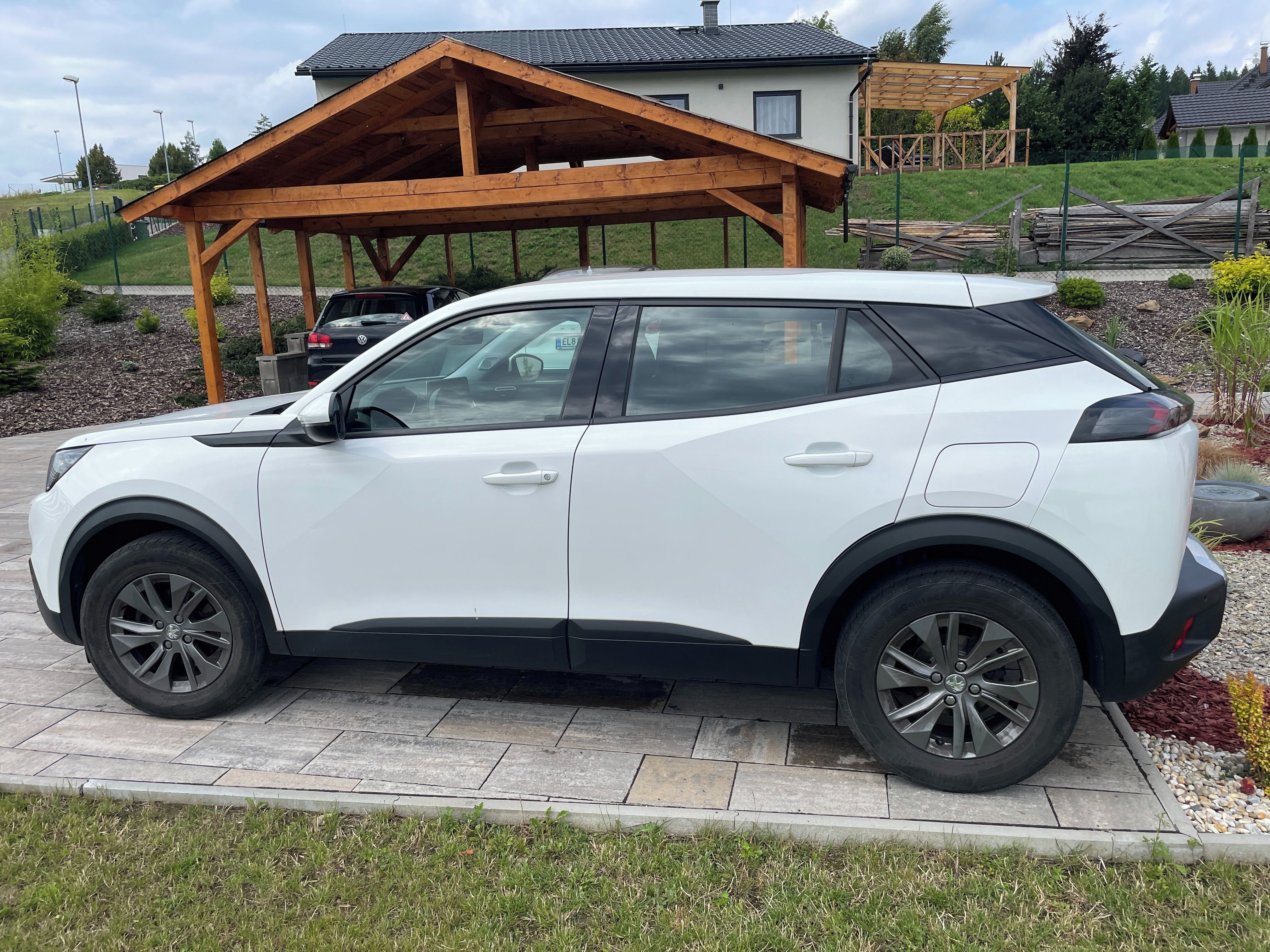 Peugeot 2008, 96 kW, dvě sady alu kol, tažné - fotka 5
