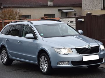 1.6 TDi CR,XENONY,VÝHŘEV,TEMP