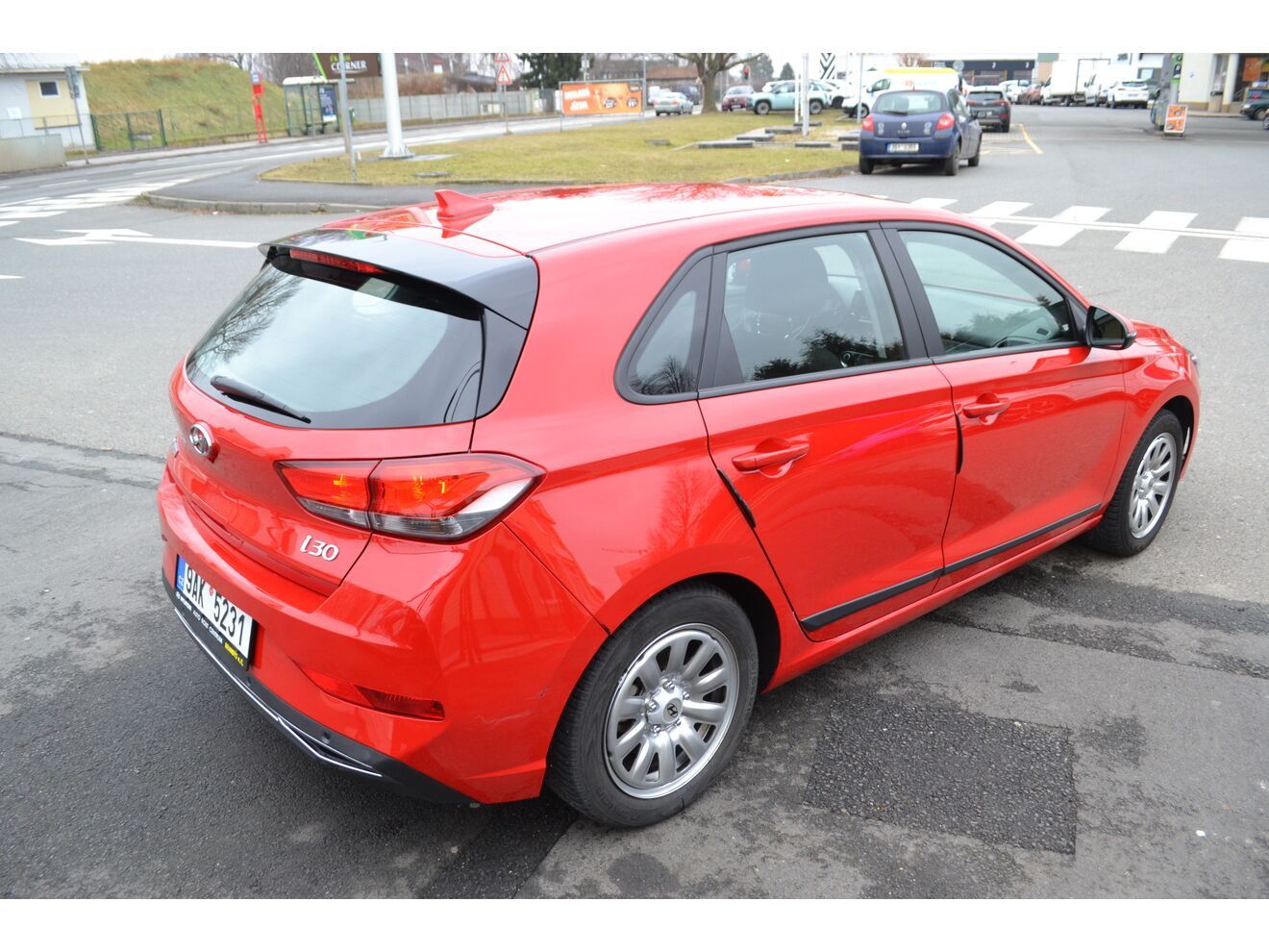 Hyundai i30, 1.0T-GDI COMFORT ALU16 - fotka 5