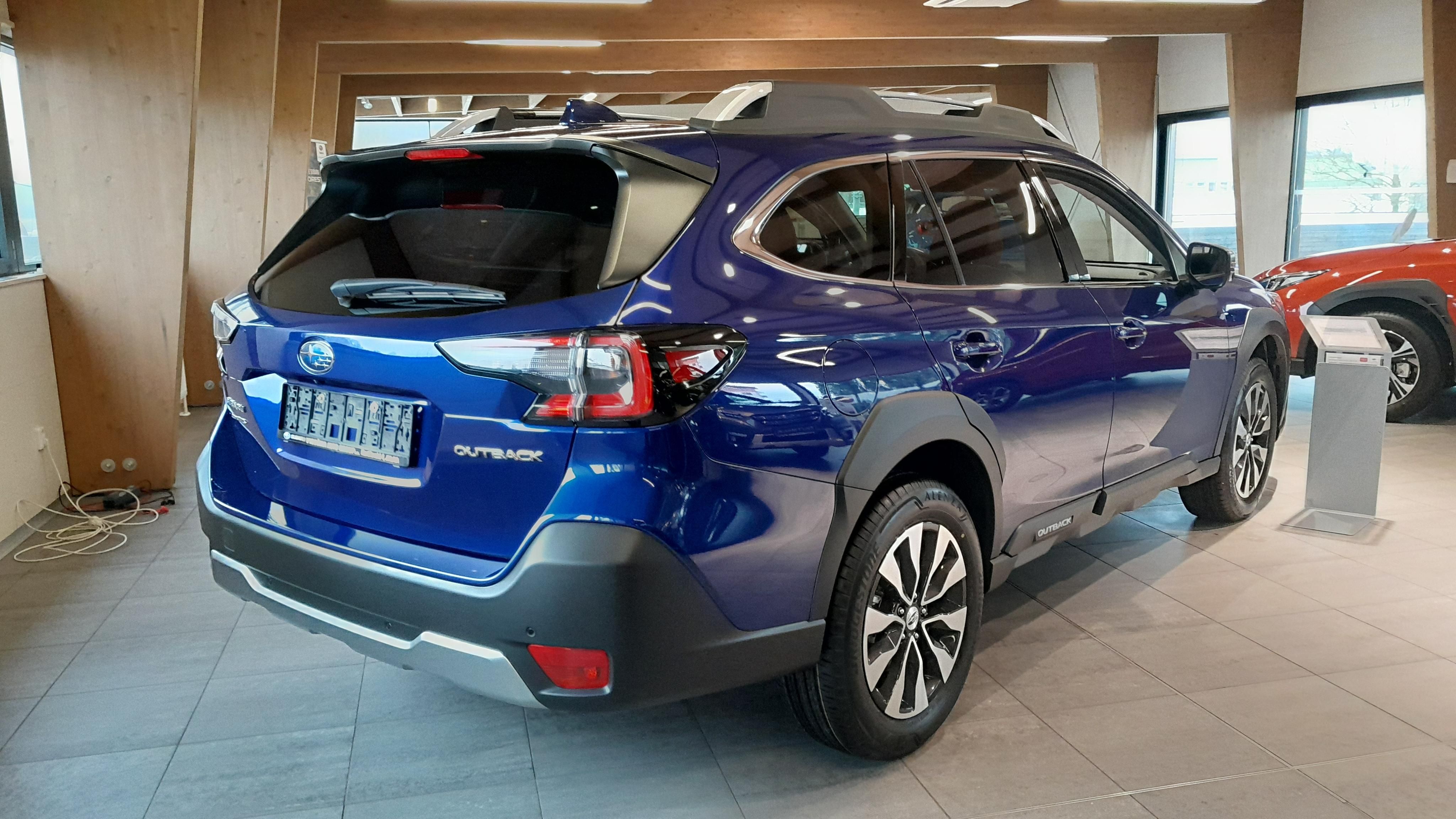 Subaru Outback, 2.5i Touring MY25,5 - fotka 3
