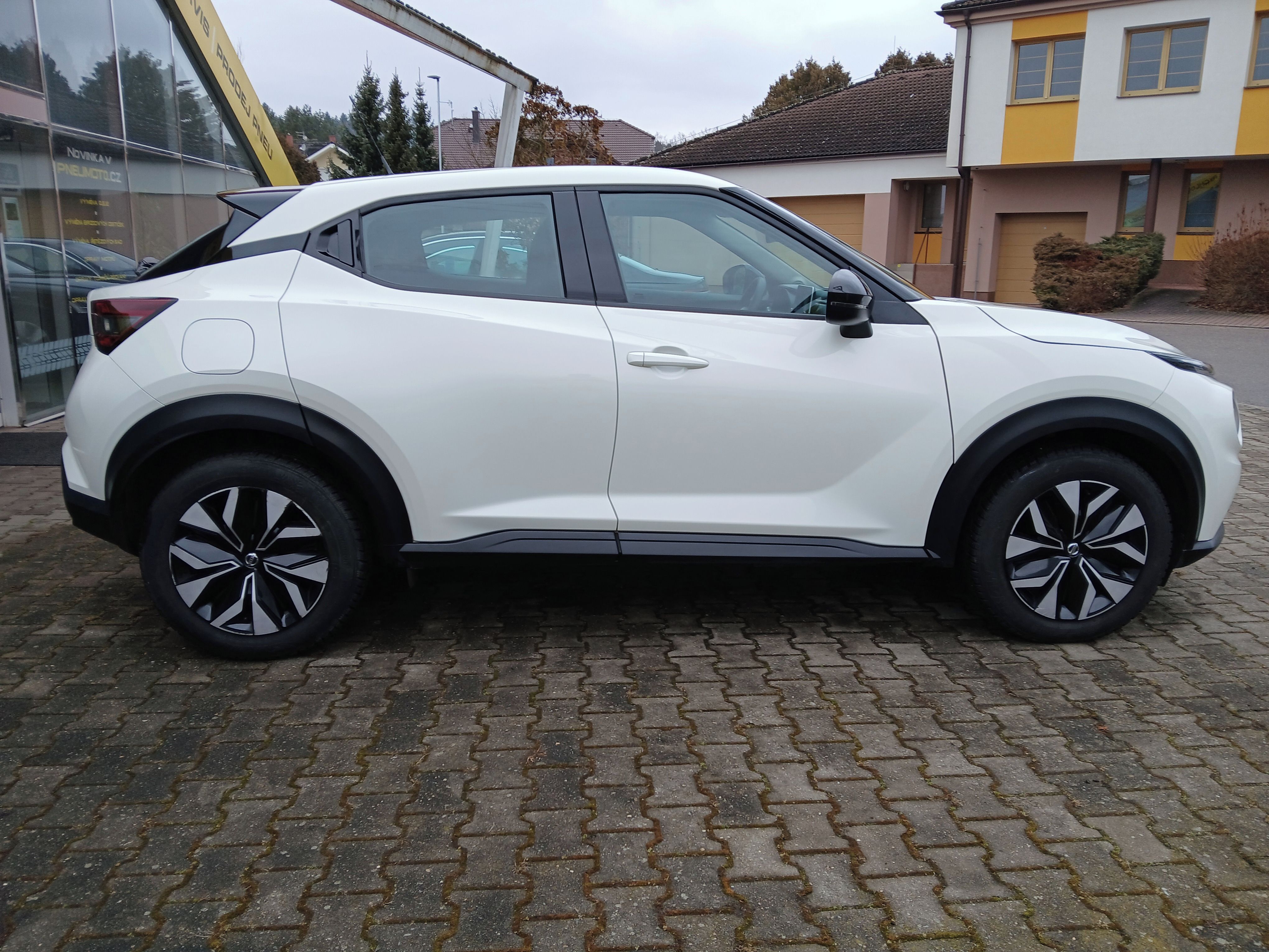 Nissan Juke, 1.0 DIG-T, 84kW, původ ČR - fotka 6