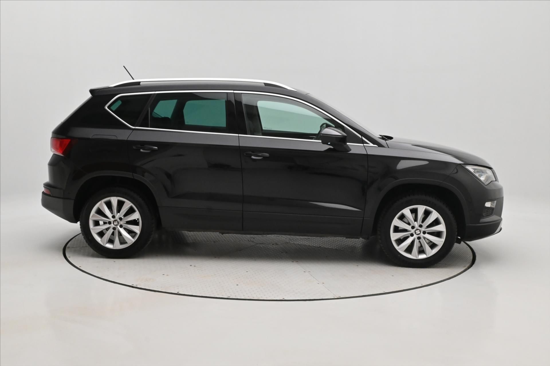 Seat Ateca, 1,6 TDi 85kW ALCANTARA LED Zár - fotka 4