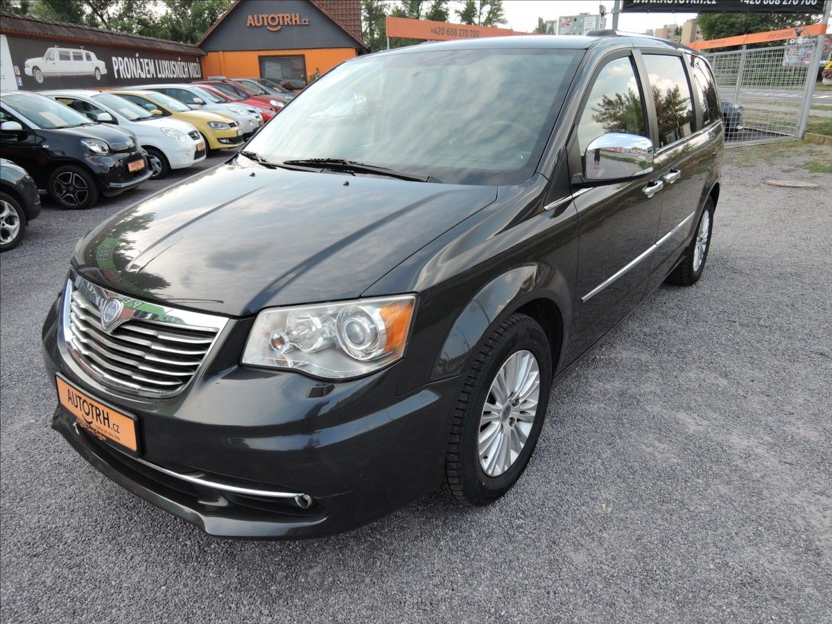 Lancia Voyager, 2,8 CRD Aut. StownGo NAVI Kůže - fotka 5