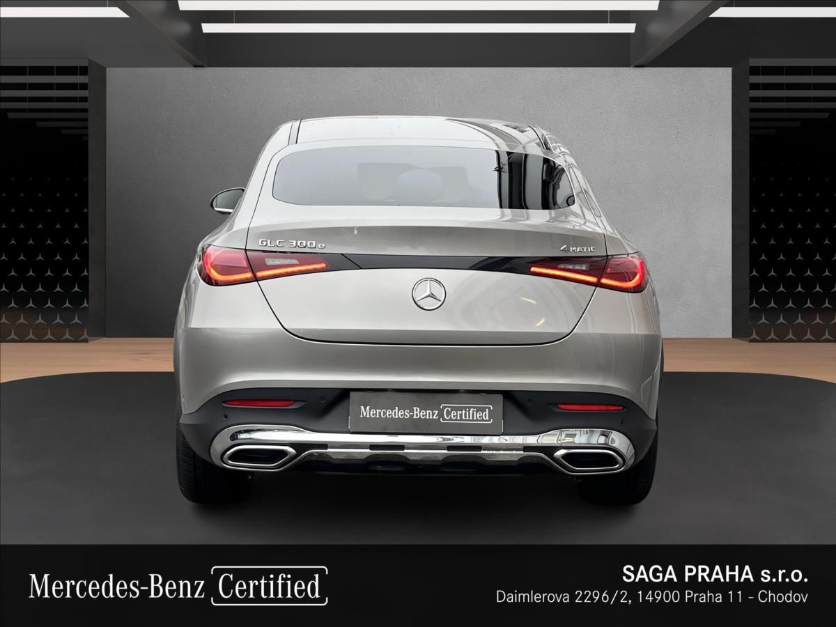 Mercedes-Benz GLC, GLC 300 e 4MATIC kupé s hybrid - fotka 4