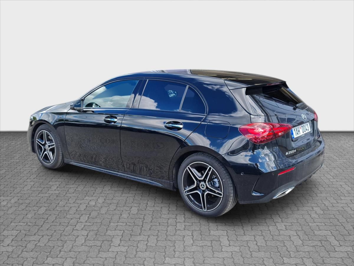 Mercedes-Benz Třídy A, A 200d AMG Line Night - fotka 3