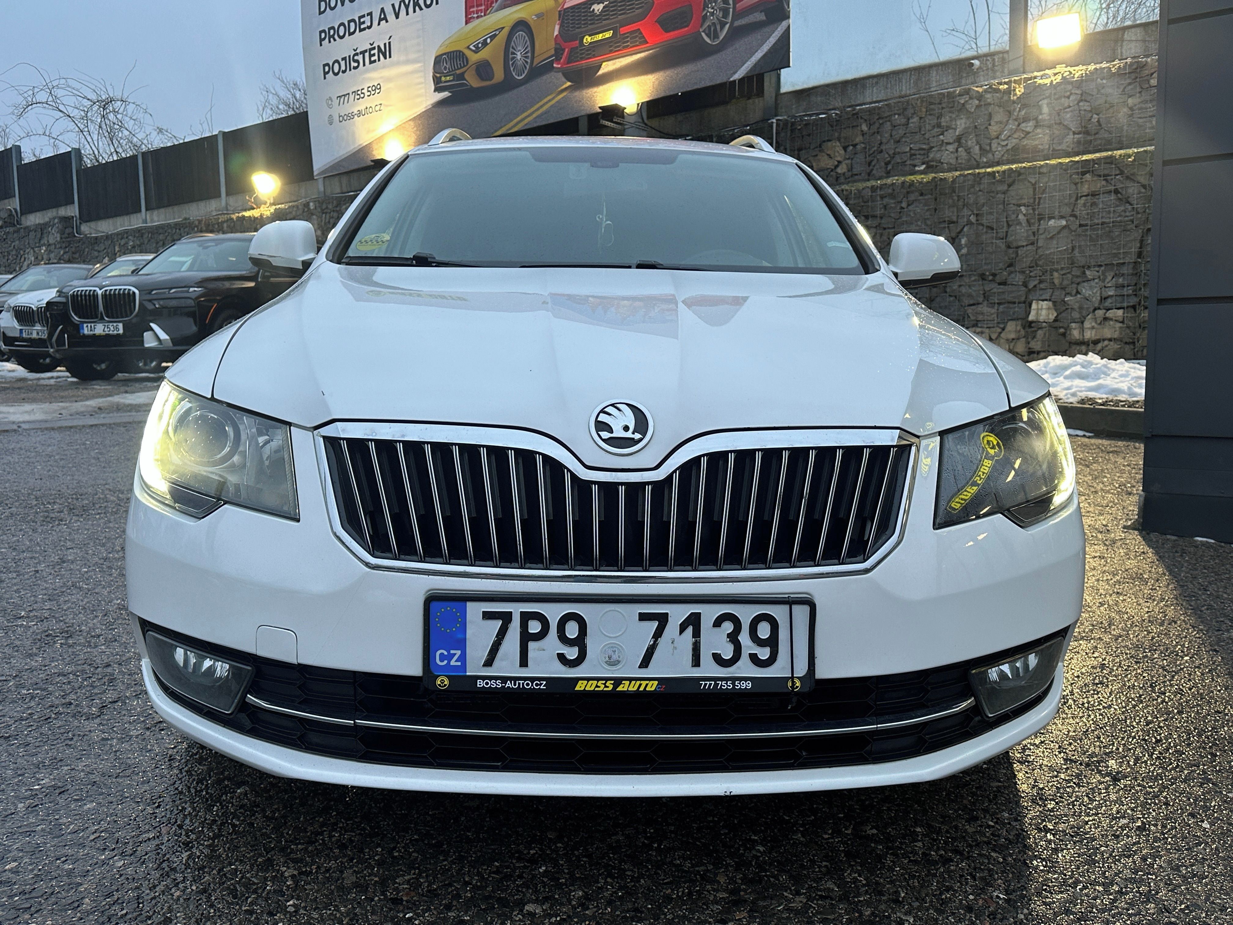 Škoda Superb, Skoda Superb 2014 - fotka 2