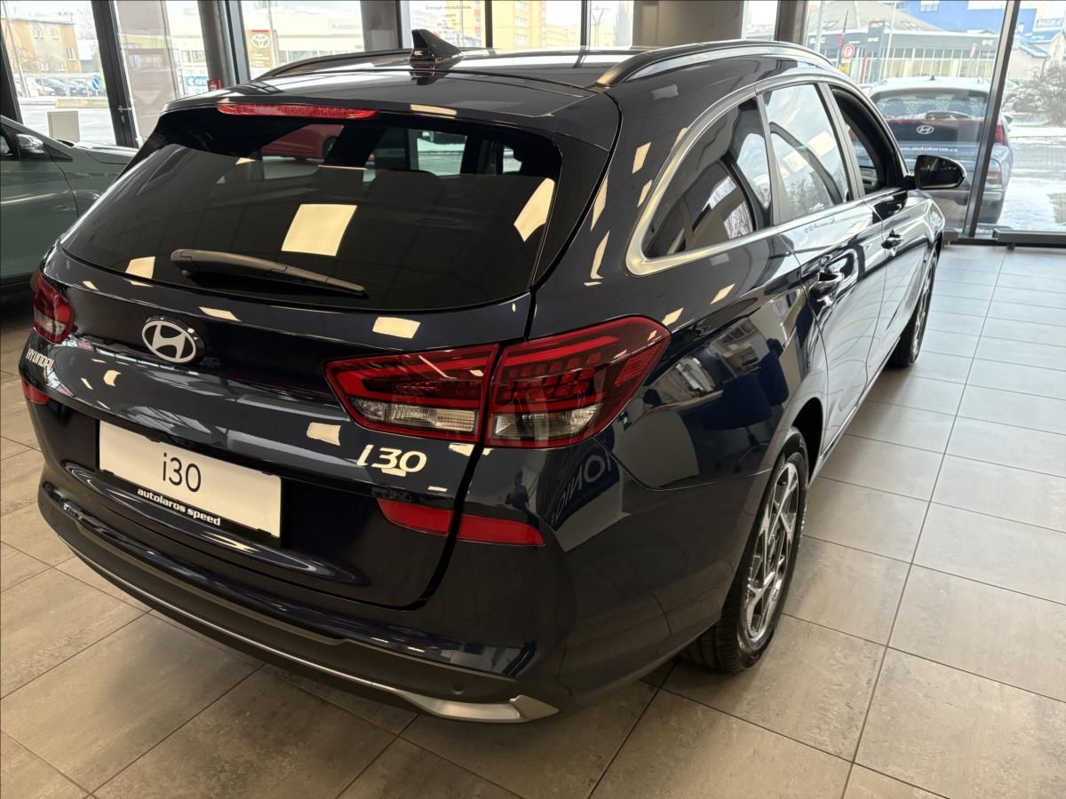 Hyundai i30, 1,0 74 kW 7 st.DCT STYLE - fotka 5
