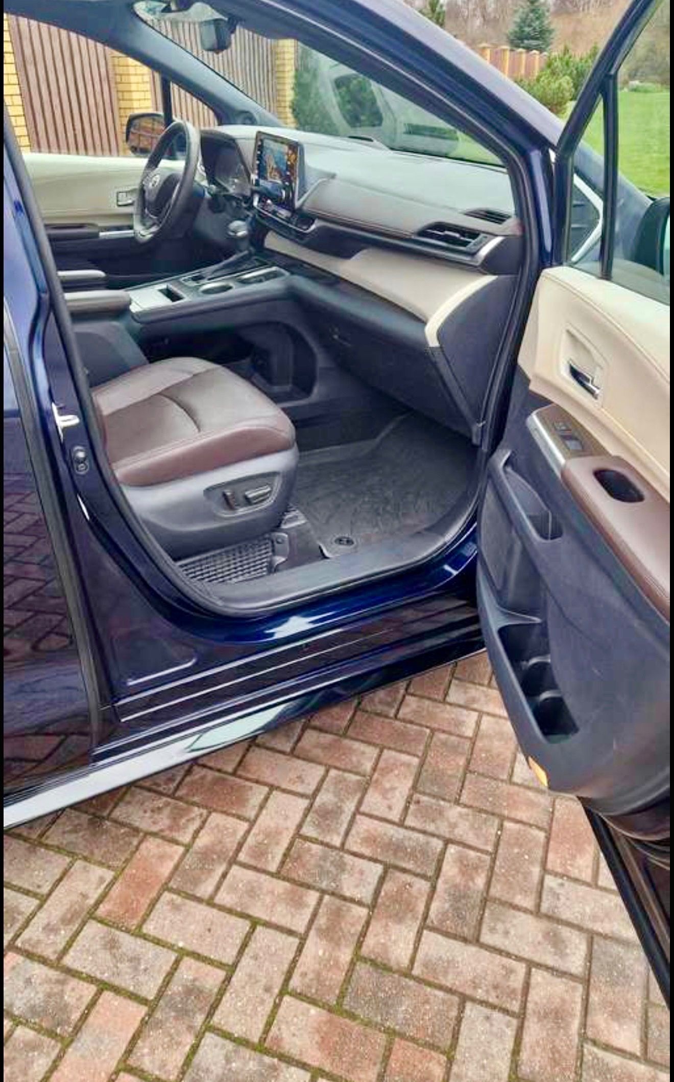 Toyota Sienna, 2.5L Platinum 4x4 Full Full - fotka 5