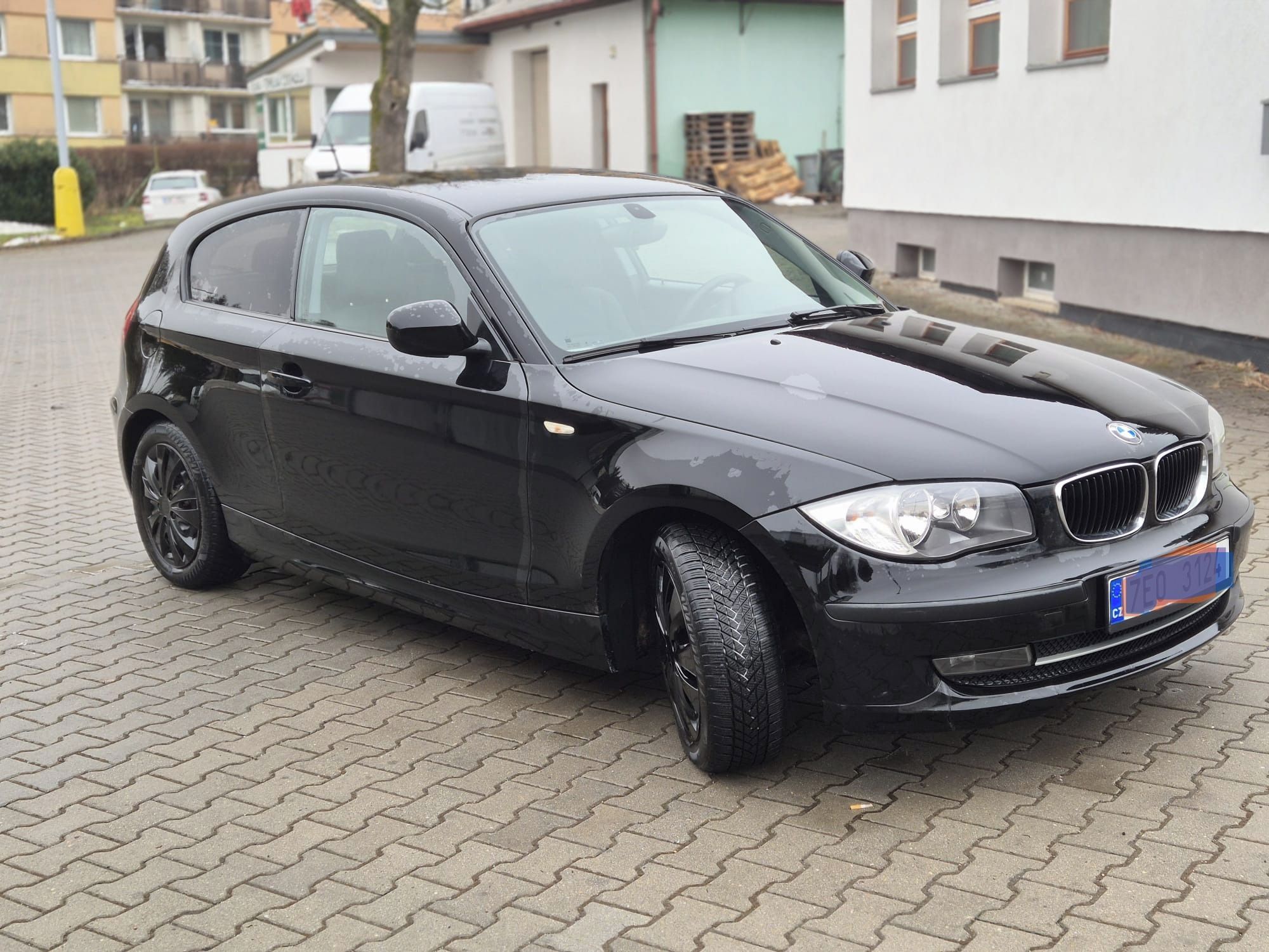 BMW Řada 1, 116i  2.0i 90 kW - NOVÁ STK - fotka 2