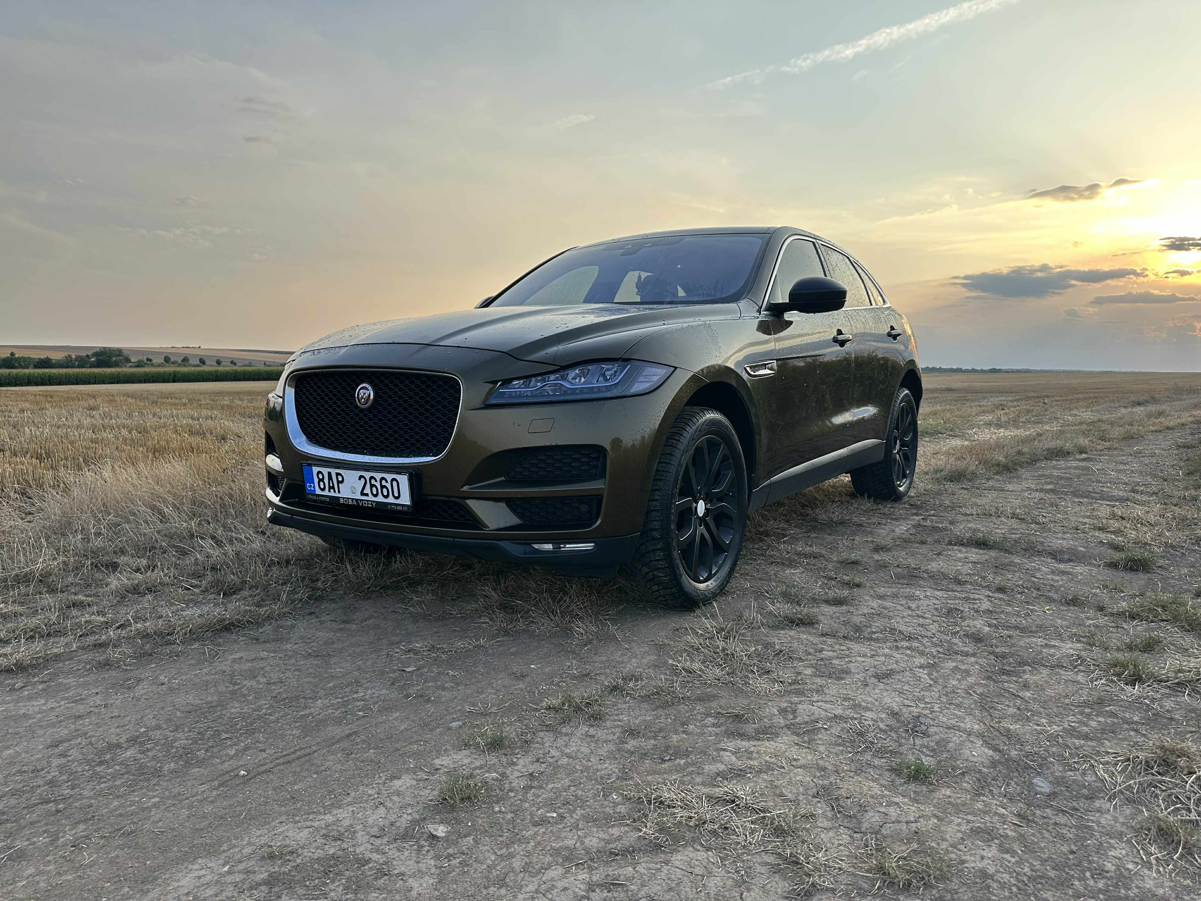 Jaguar F-Pace, 2.0 TDI , 4x4 , servisováno - fotka 3