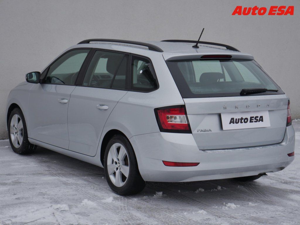 Škoda Fabia, 1.0 TSi,2.maj,ČR - fotka 6