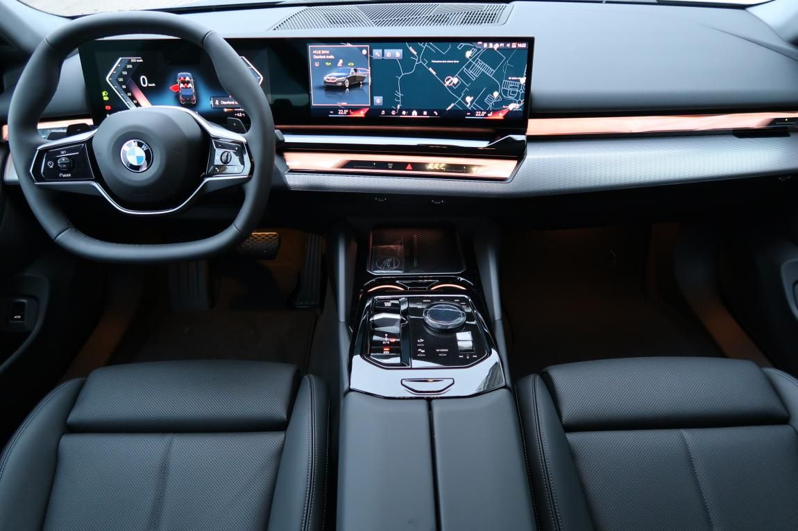 BMW Řada 5, 520i - fotka 4