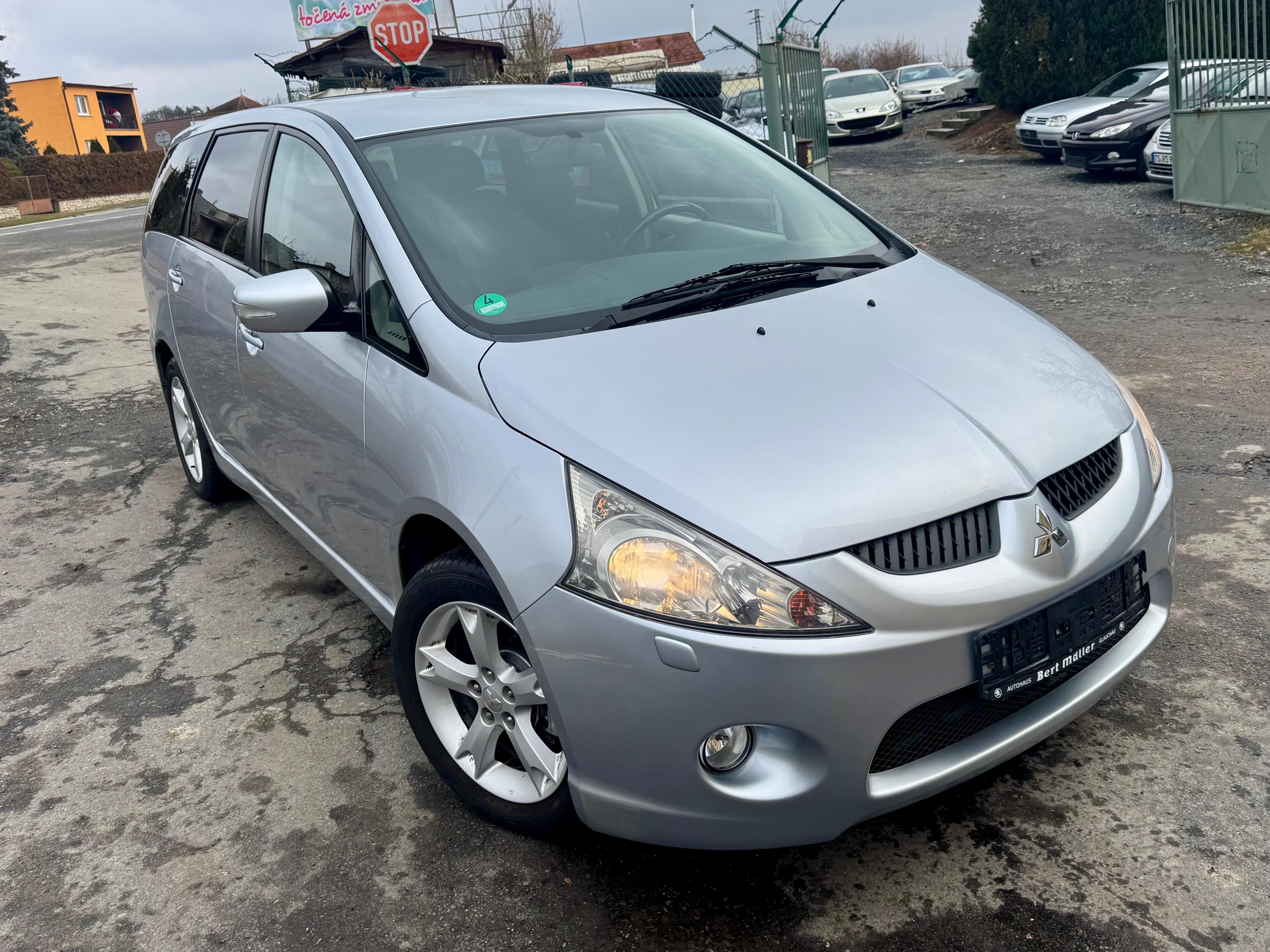 Mitsubishi Grandis, 2.4i 121kW.Klima.7míst - fotka 2