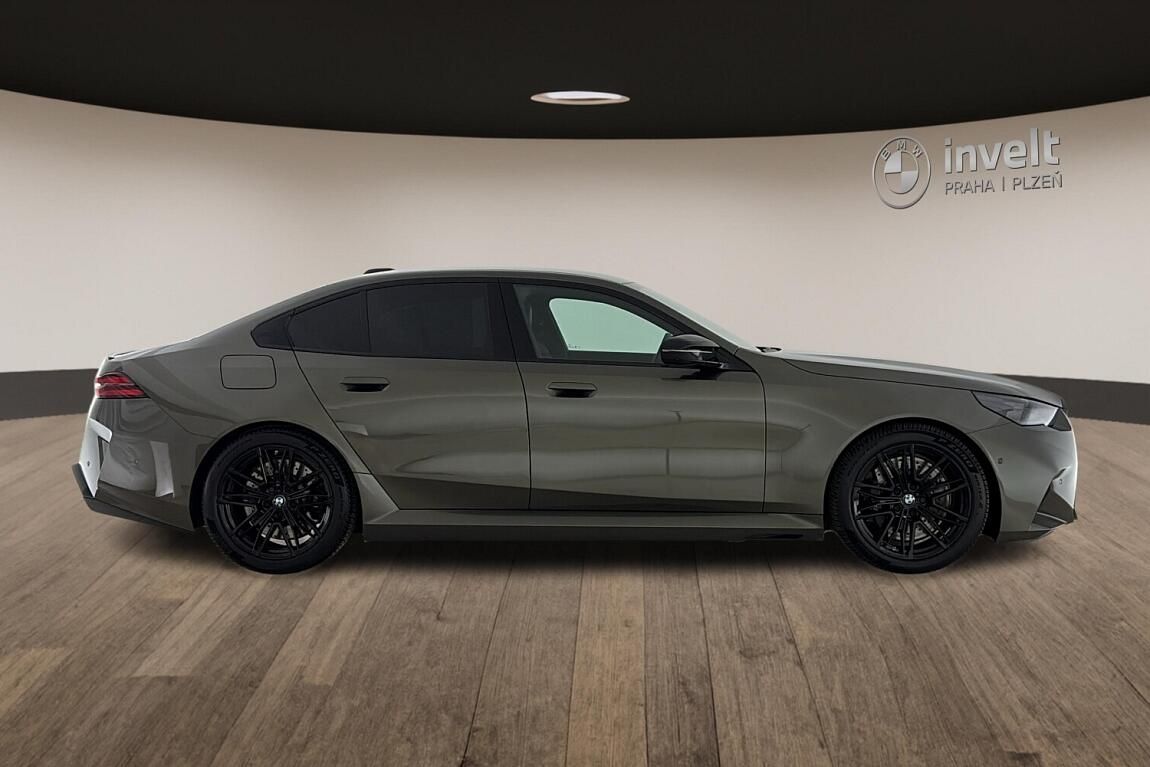 BMW M5, Sedan - fotka 2