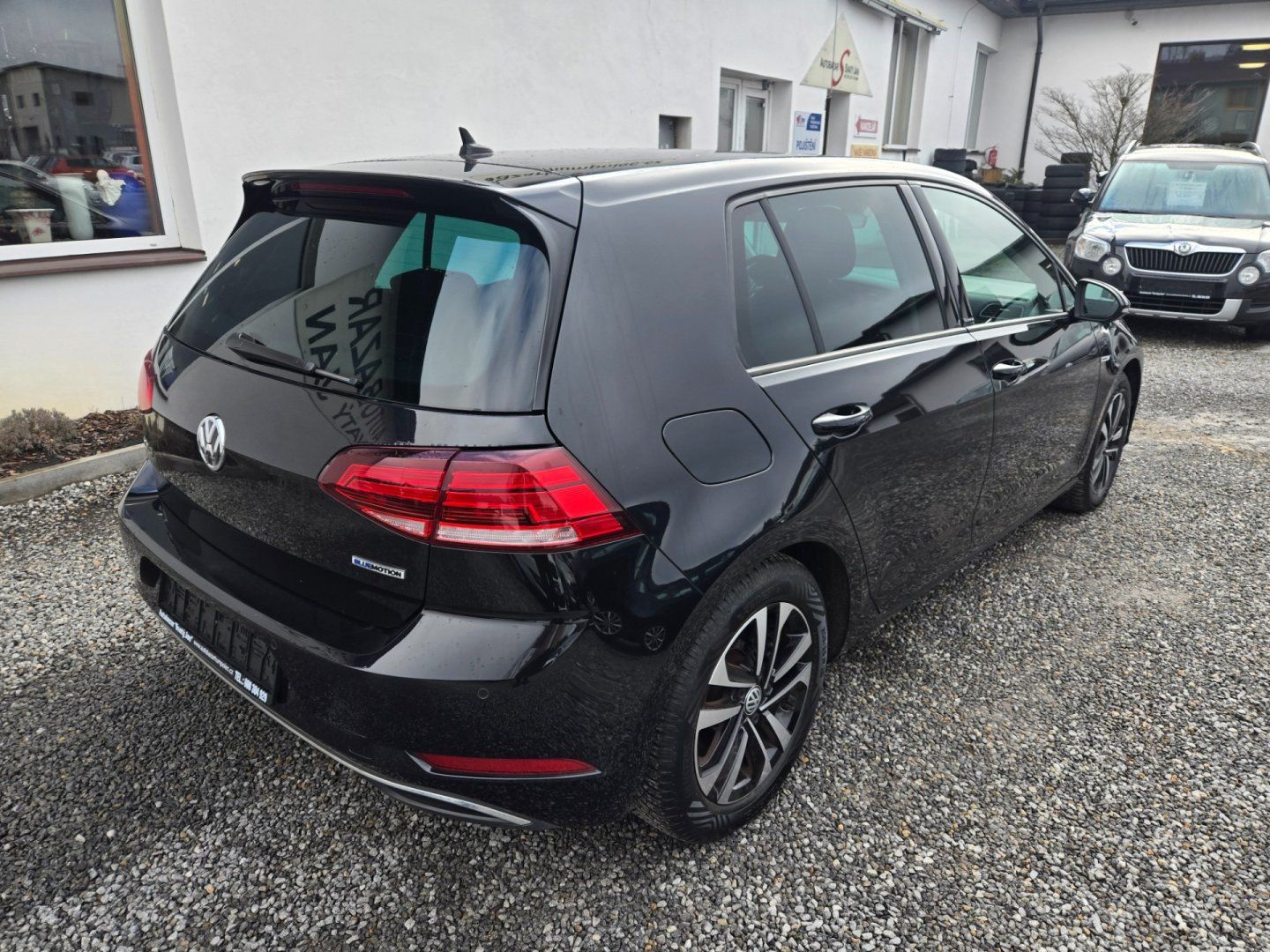 Volkswagen Golf, 1.5 TSI BLUEMOTION,TOP,NAVI - fotka 4