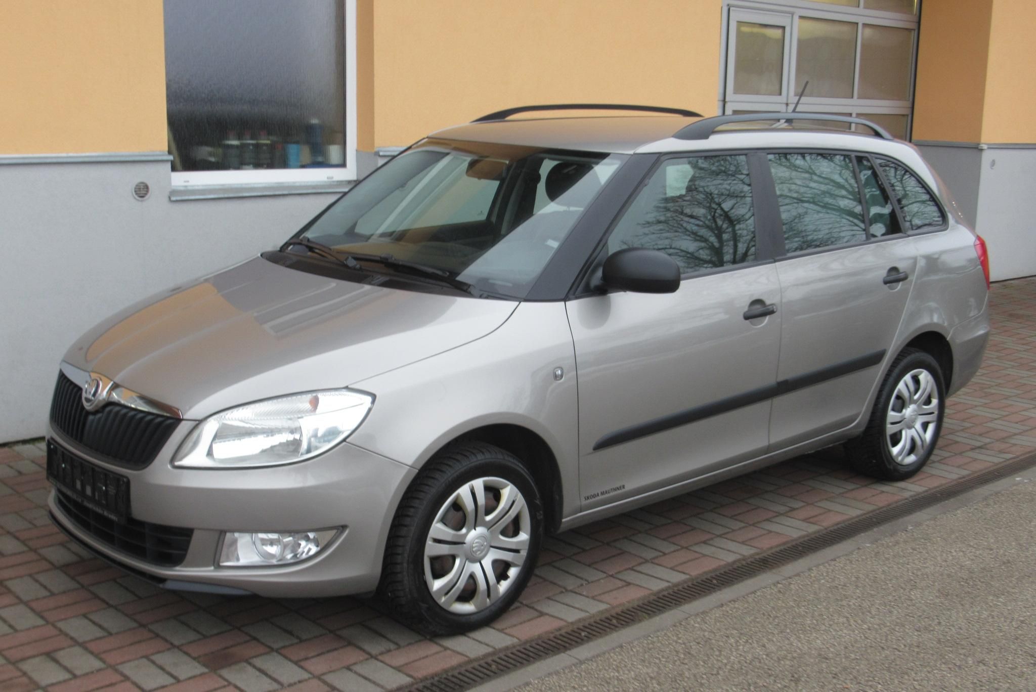 Škoda Fabia, 1.6 TDI KLIMA SADA KOL - fotka 4