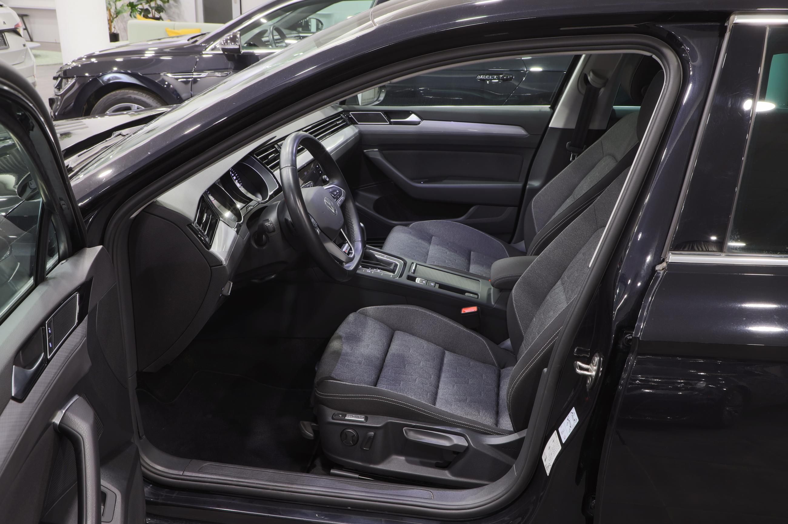 Volkswagen Passat Variant, 2.0 TDI 147kW 4x4 DSG / Záruka - fotka 5