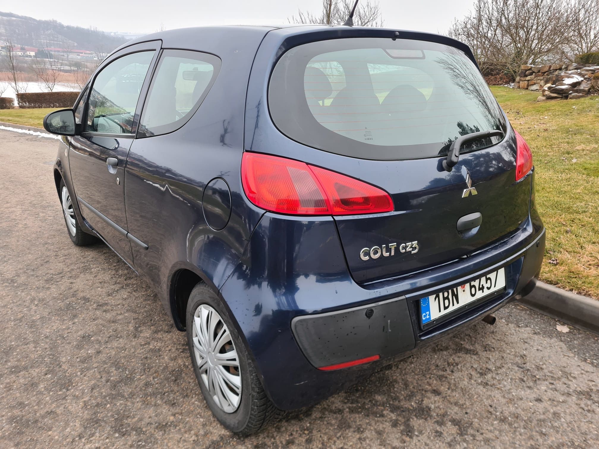 Mitsubishi Colt, 1.1 i 55KW - fotka 5