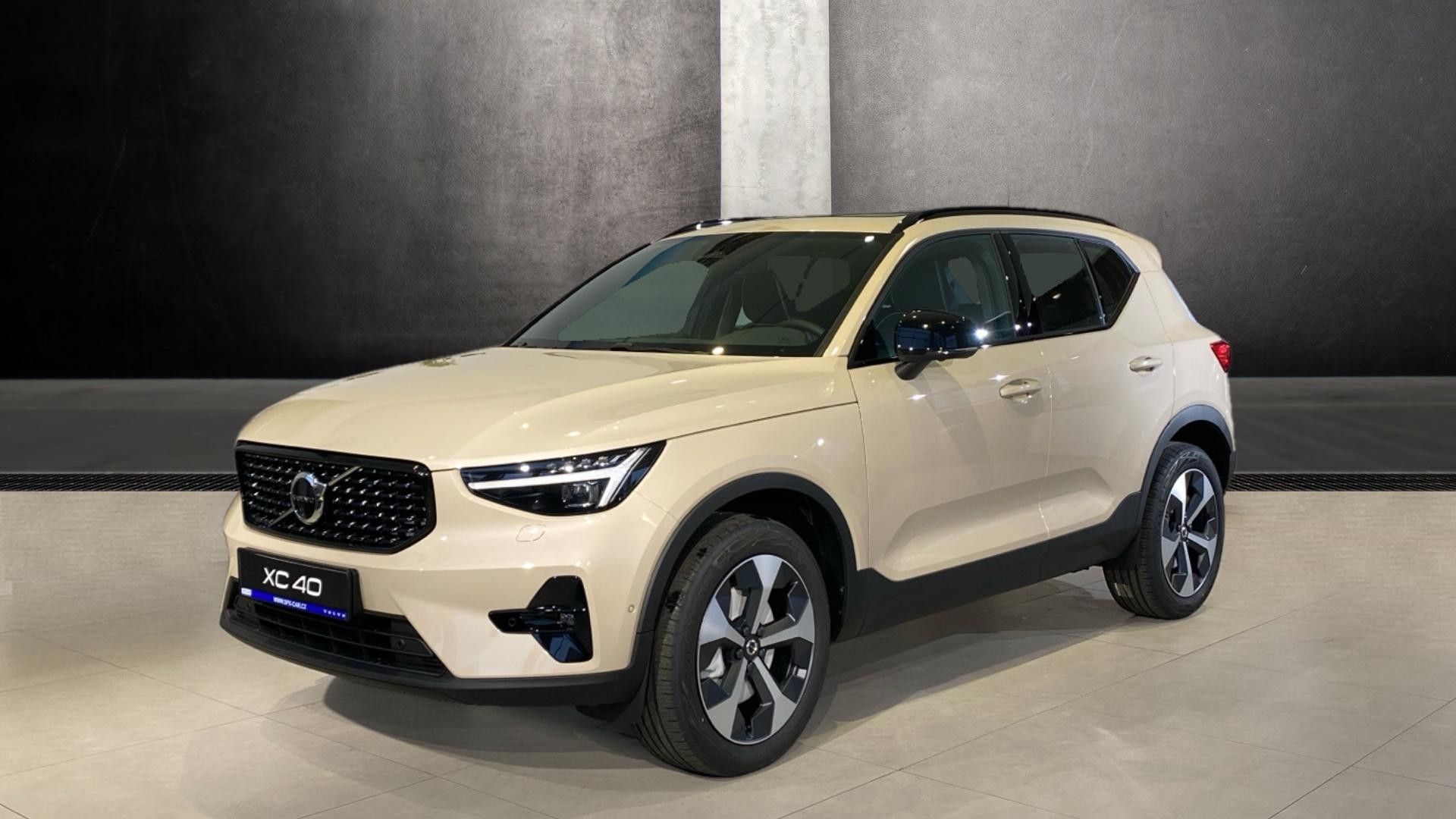 Volvo XC40, ULTRA DARK, B4 FWD, 145+10 kW