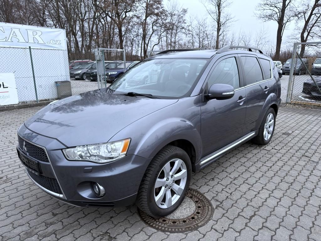 Mitsubishi Outlander, 2.2 DI-D 4x4 automat, navigace
