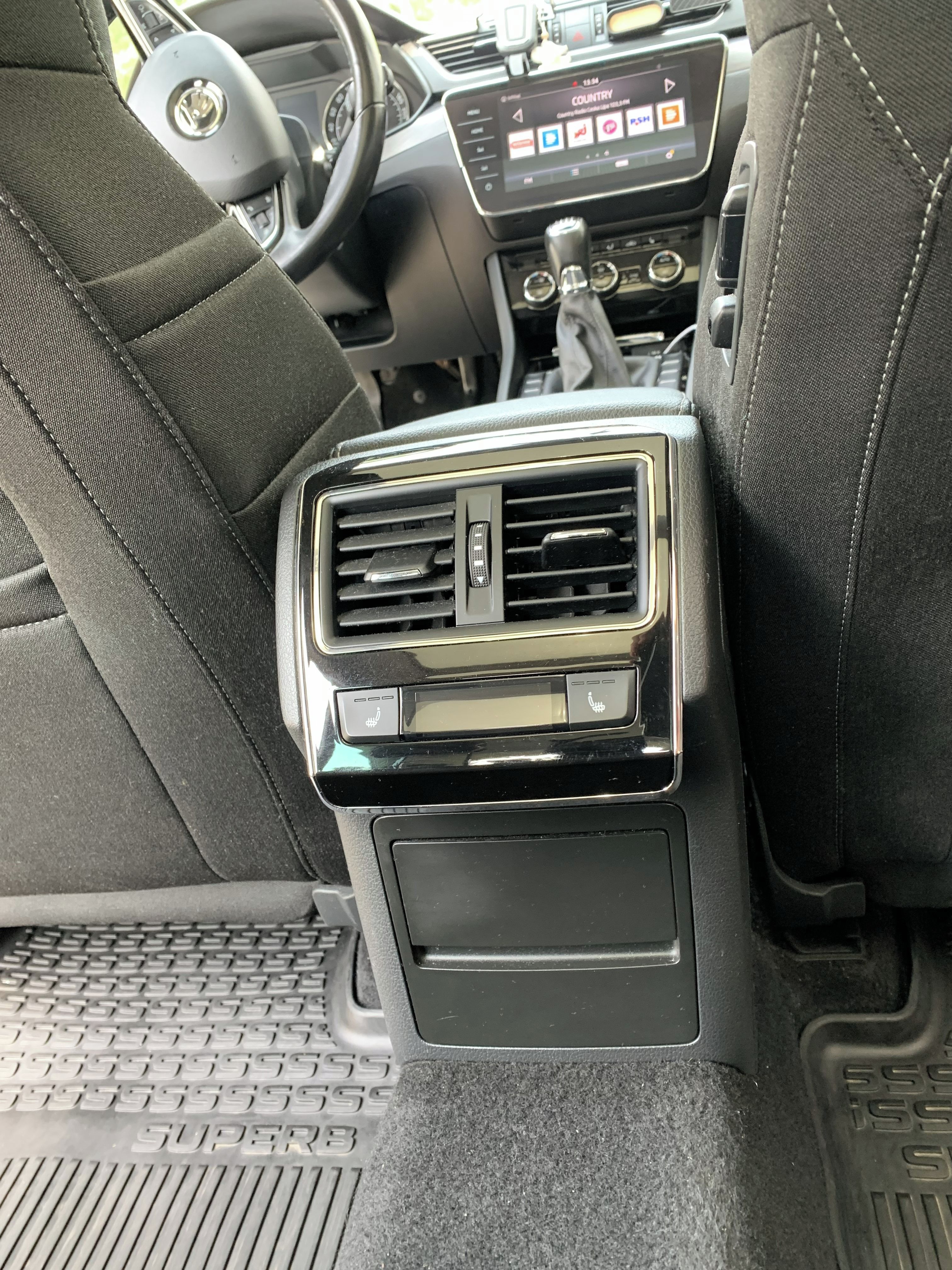 Škoda Superb, 2.0 TDI - fotka 6