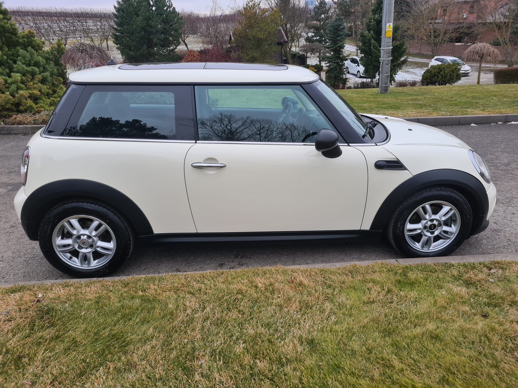 Mini One, 1.6i 72KW AUT PANORAMA - fotka 4