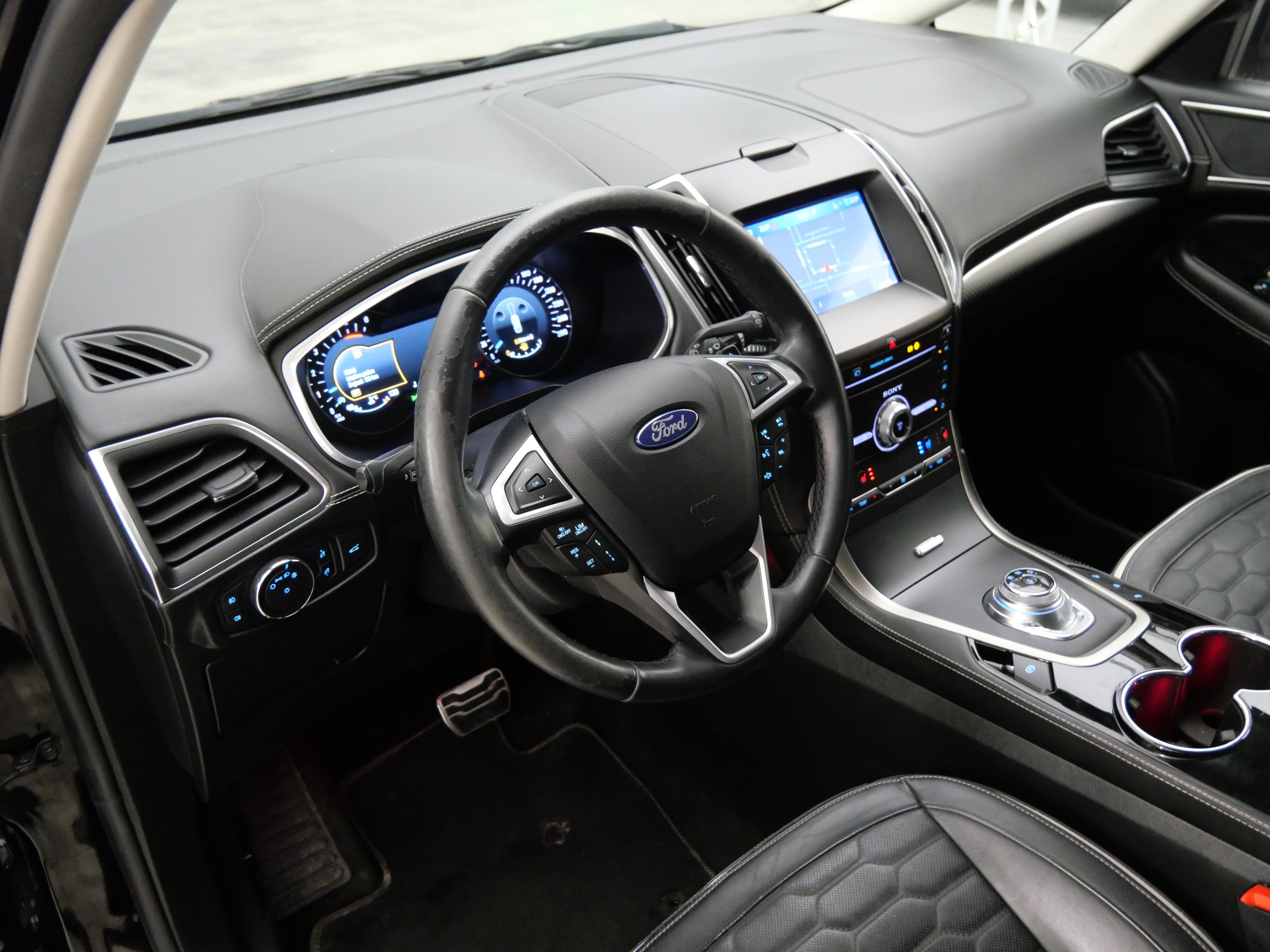 Ford S-MAX, 2.0 EcoBlue 140 kW Vignale - fotka 5