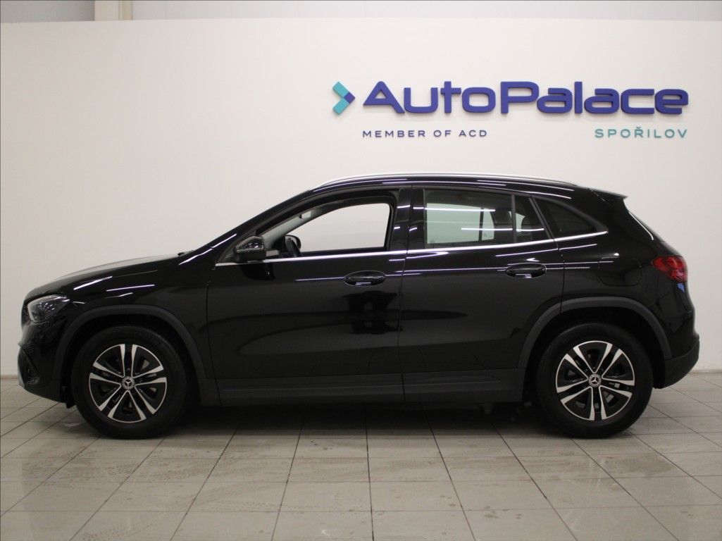 Mercedes-Benz GLA, 2,0 200D 4Matic 1.maj.ČR.35tkm - fotka 5