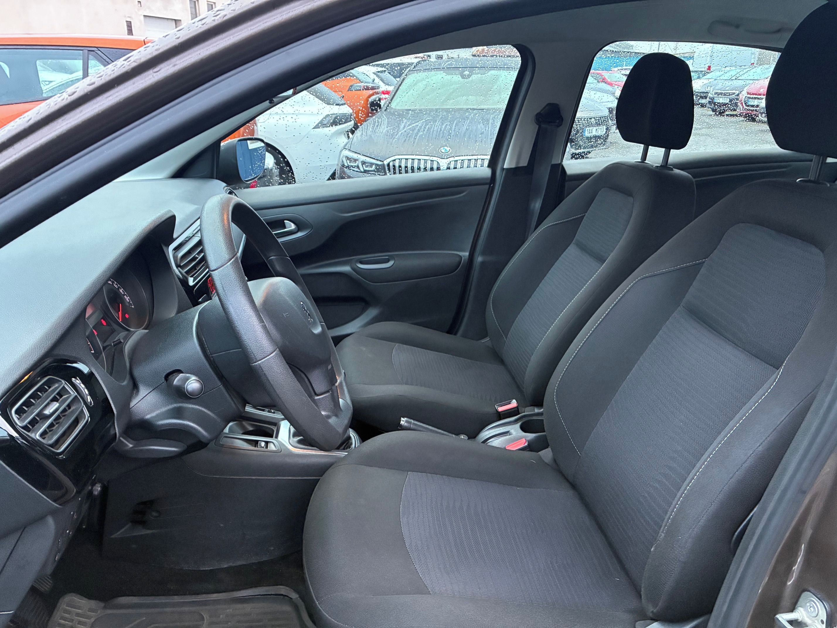 Peugeot 301, 1,6 16V 85kW - fotka 6