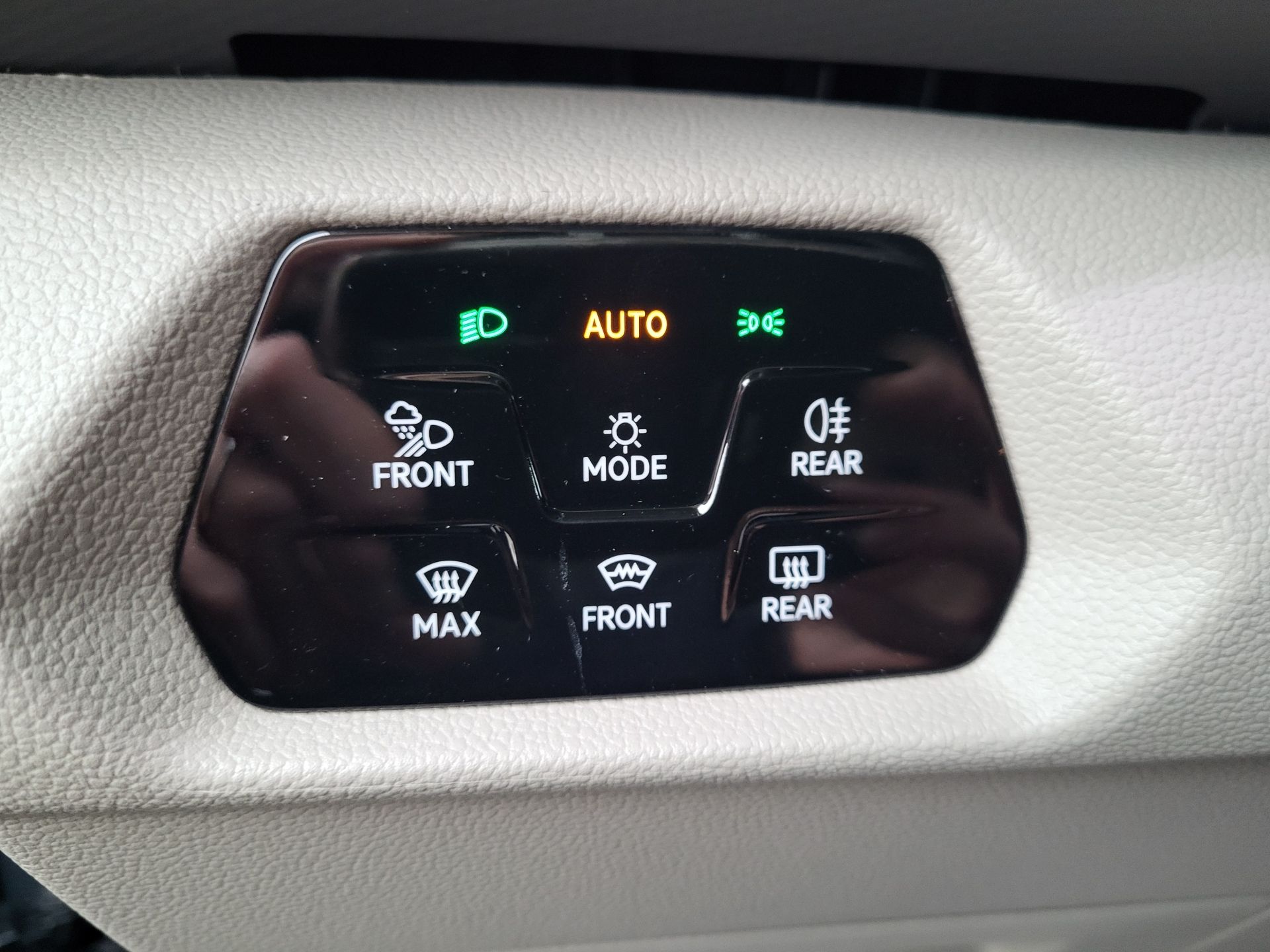 Volkswagen Multivan, LONG LIFE 2,0 TDI 110KW 10 km - fotka 6
