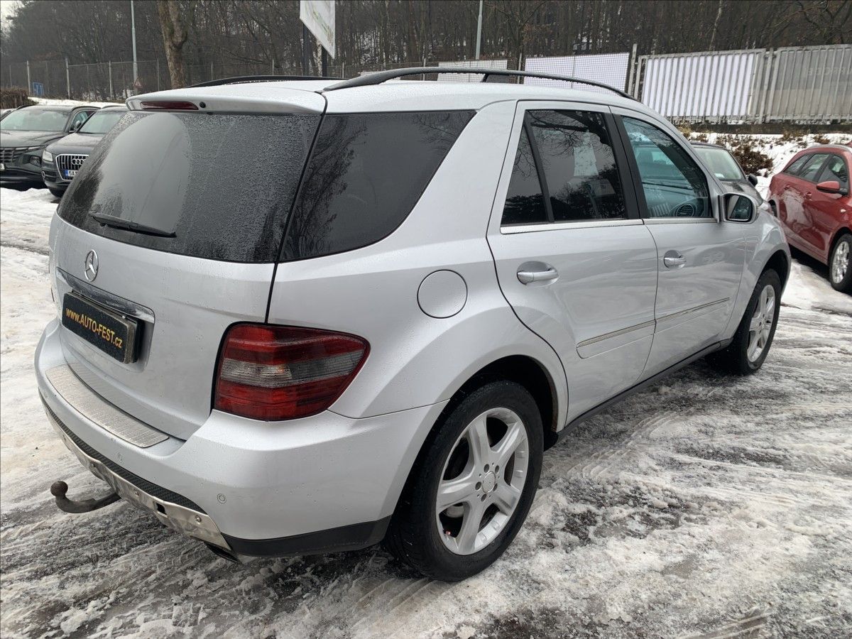 Mercedes-Benz Třídy M, 4,0 CDI - fotka 5