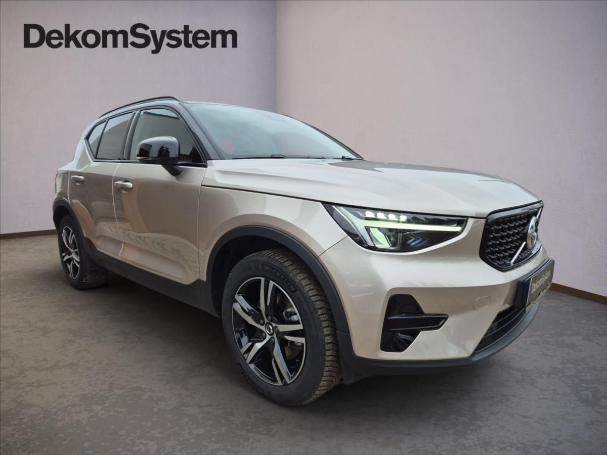 Volvo XC40, 2,0 B3 Plus Dark - fotka 2