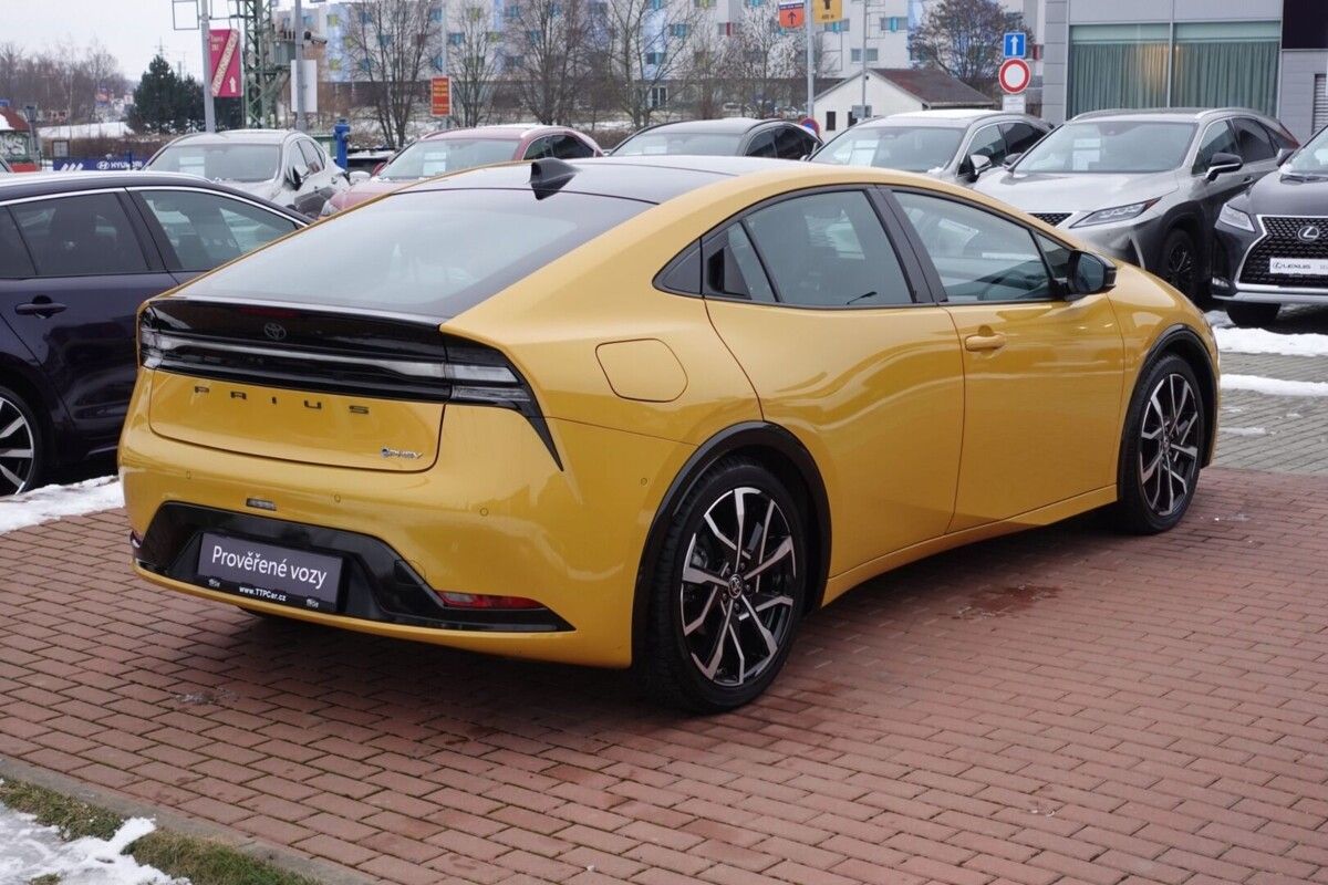Toyota Prius, 2.0 PHEV Executive sada komple - fotka 4