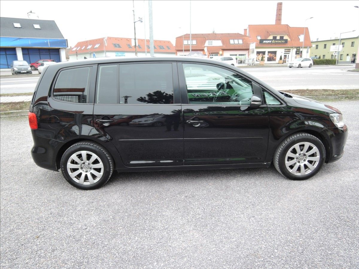 Volkswagen Touran, 2,0 TDi DSG 7.míst Kůže - fotka 5