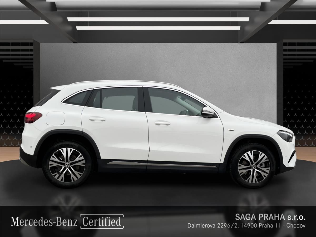 Mercedes-Benz GLA, GLA 250 e s hybridní technolog - fotka 6