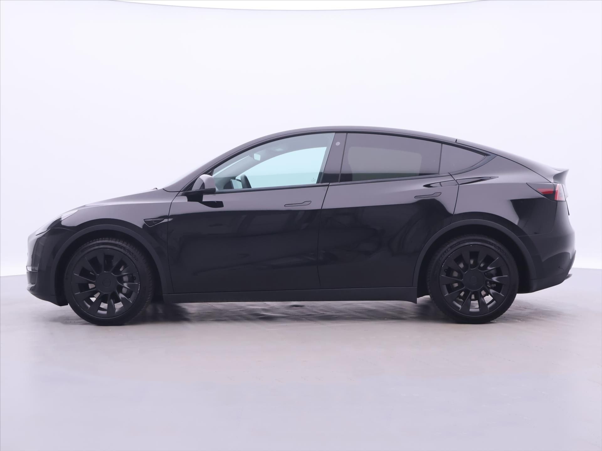 Tesla Model Y, Long Range AWD 75kWh SoH 90% - fotka 4