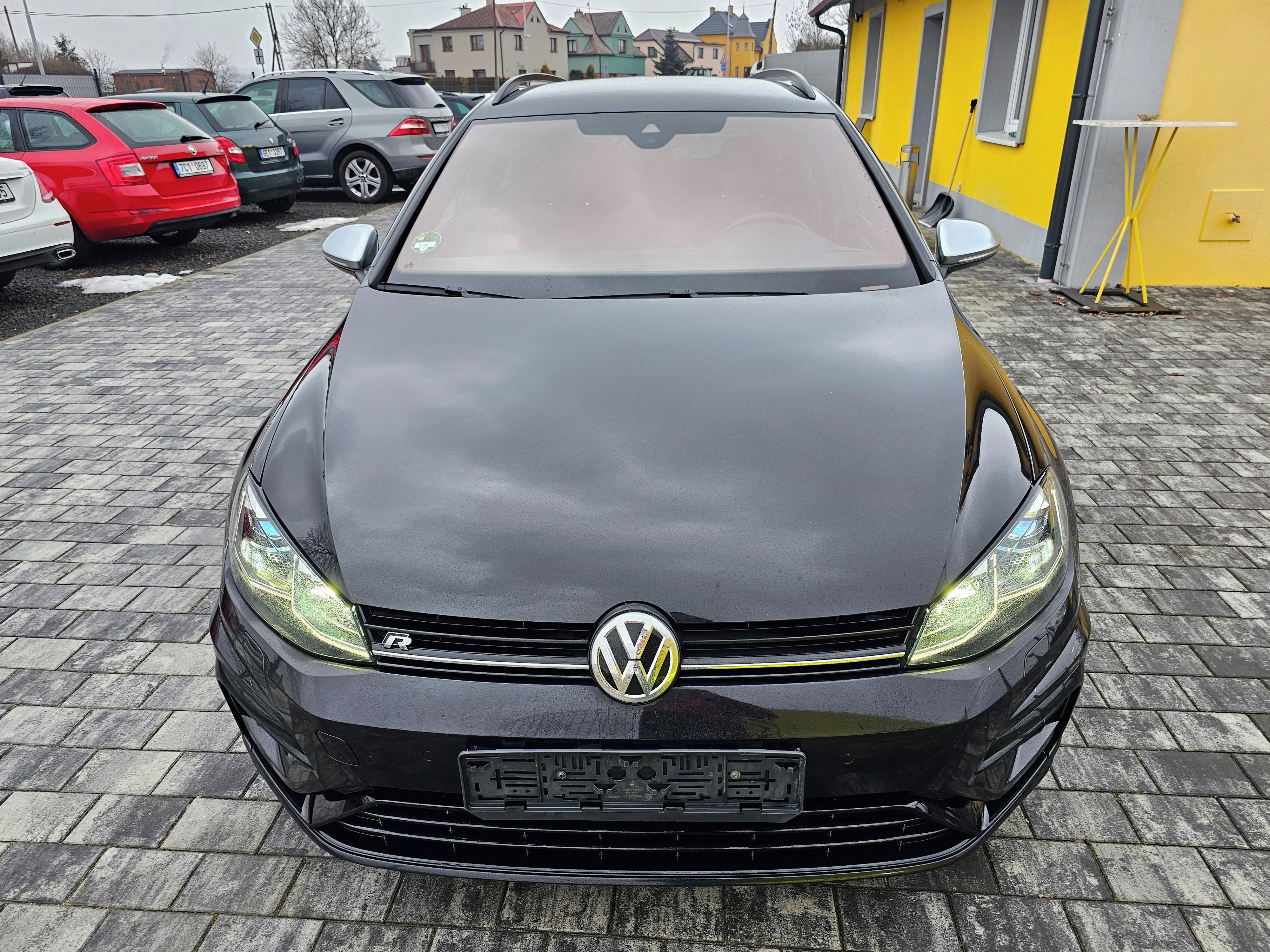 Volkswagen Golf, R 2.0 TSI 221kw,ServisVW,Nehav - fotka 2