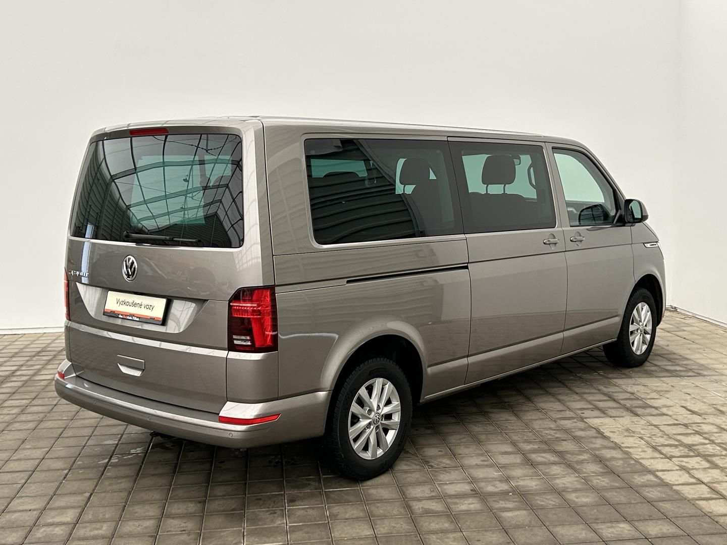 Volkswagen Caravelle, 2.0TDI 110kW Comfortline, Long - fotka 2