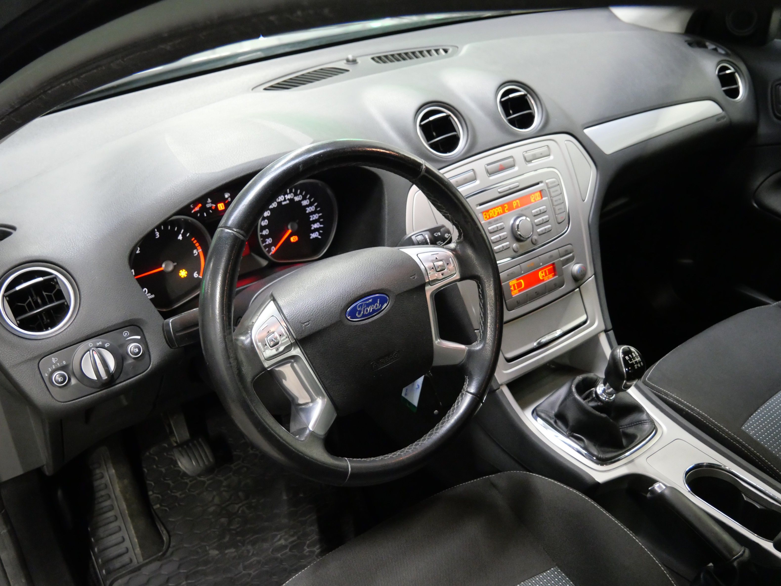 Ford Mondeo, 2.0 TDCI 120 kW Trend - fotka 5