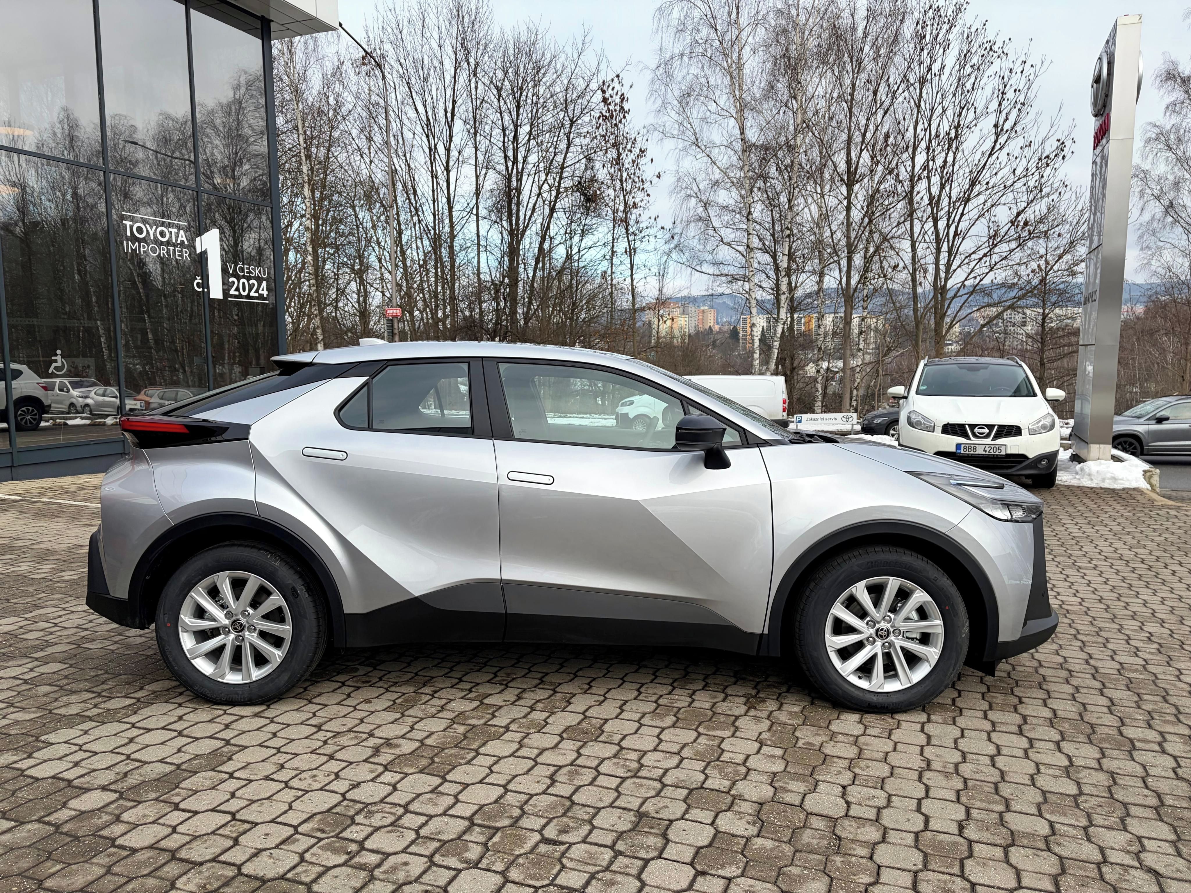 Toyota C-HR, 1,8 HEV 140k Comfort Business - fotka 3