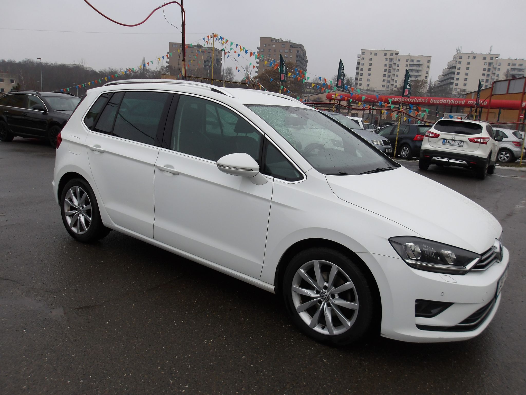 Volkswagen Touran, 2,0TDi ČR  AUT.DSG ! Serv.kn! - fotka 6