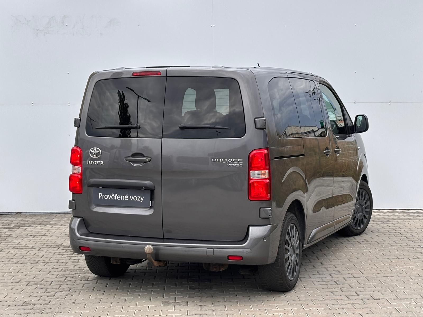 Toyota Proace Verso, 2.0 D-4D L0 Shuttle AT - fotka 2