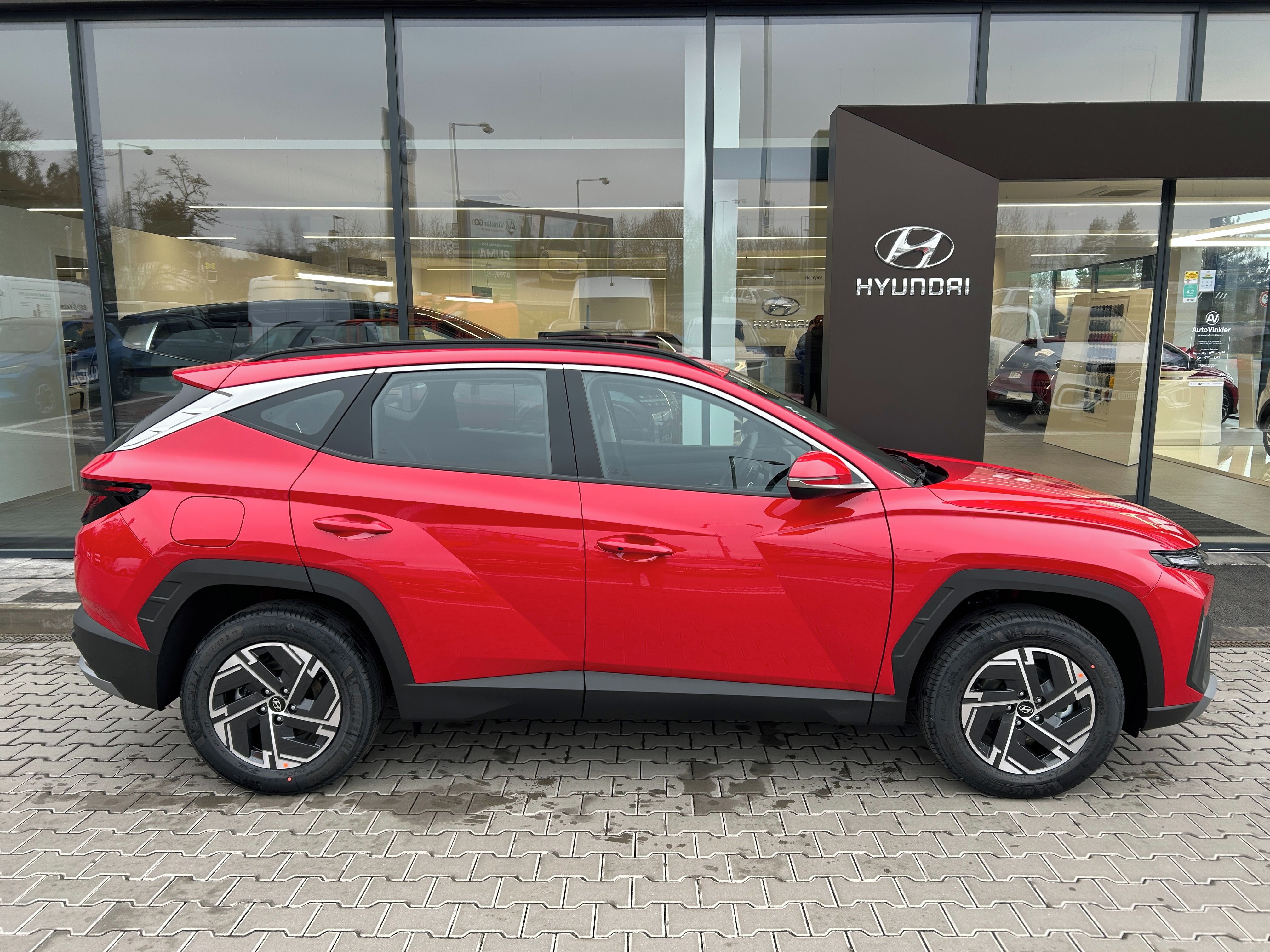 Hyundai Tucson, 1,6 T-GDI PHEV 211kW SMART FL - fotka 3