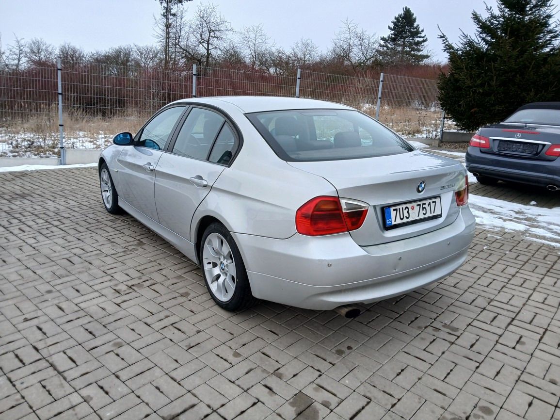 BMW Řada 3, 320d - fotka 3
