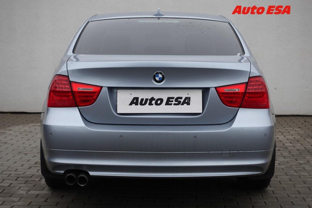 BMW Řada 3, 3.0i 330 Xi,AT,navi,bixen - fotka 5