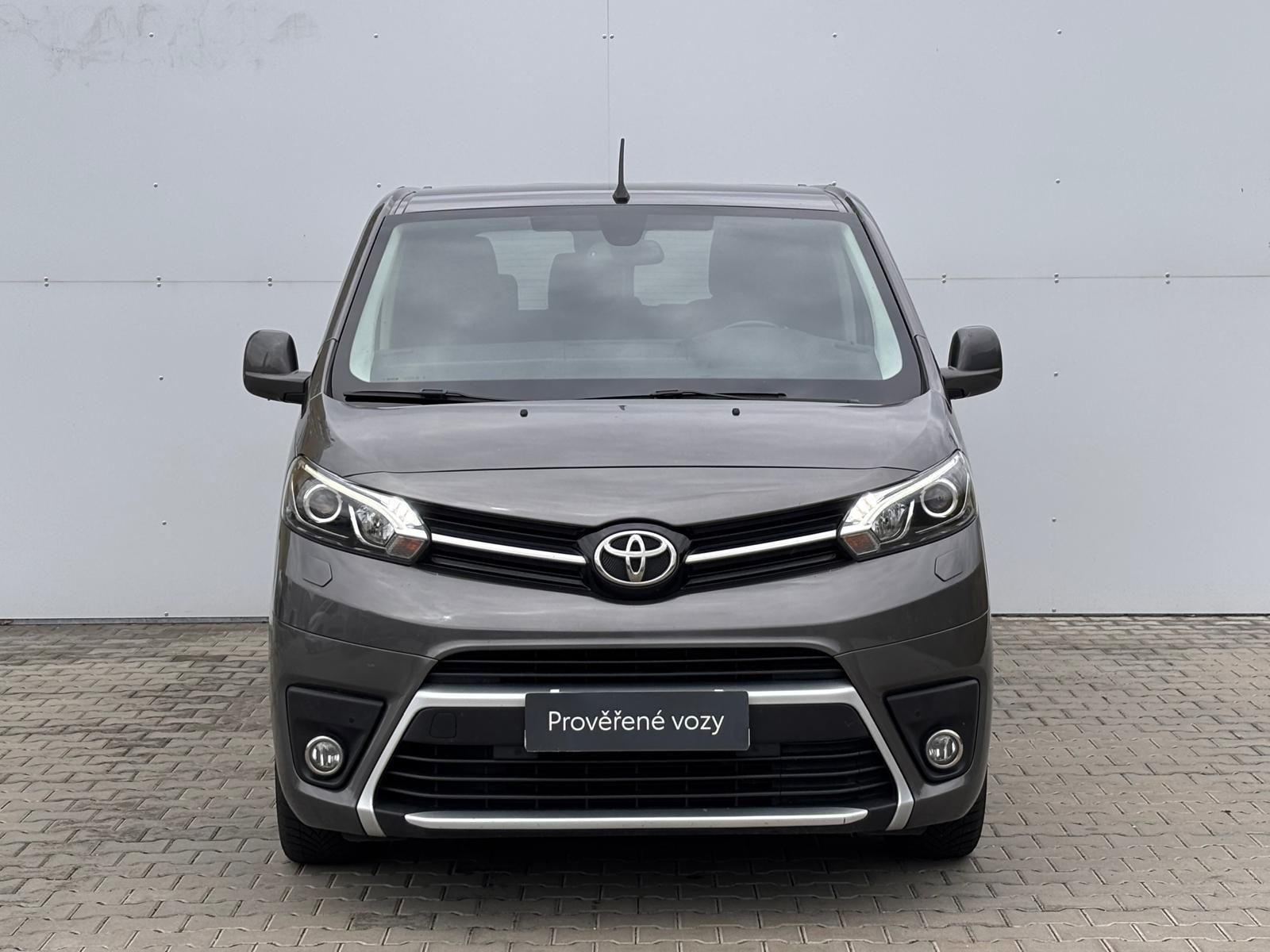 Toyota Proace Verso, 2.0 D-4D L0 Shuttle AT - fotka 4