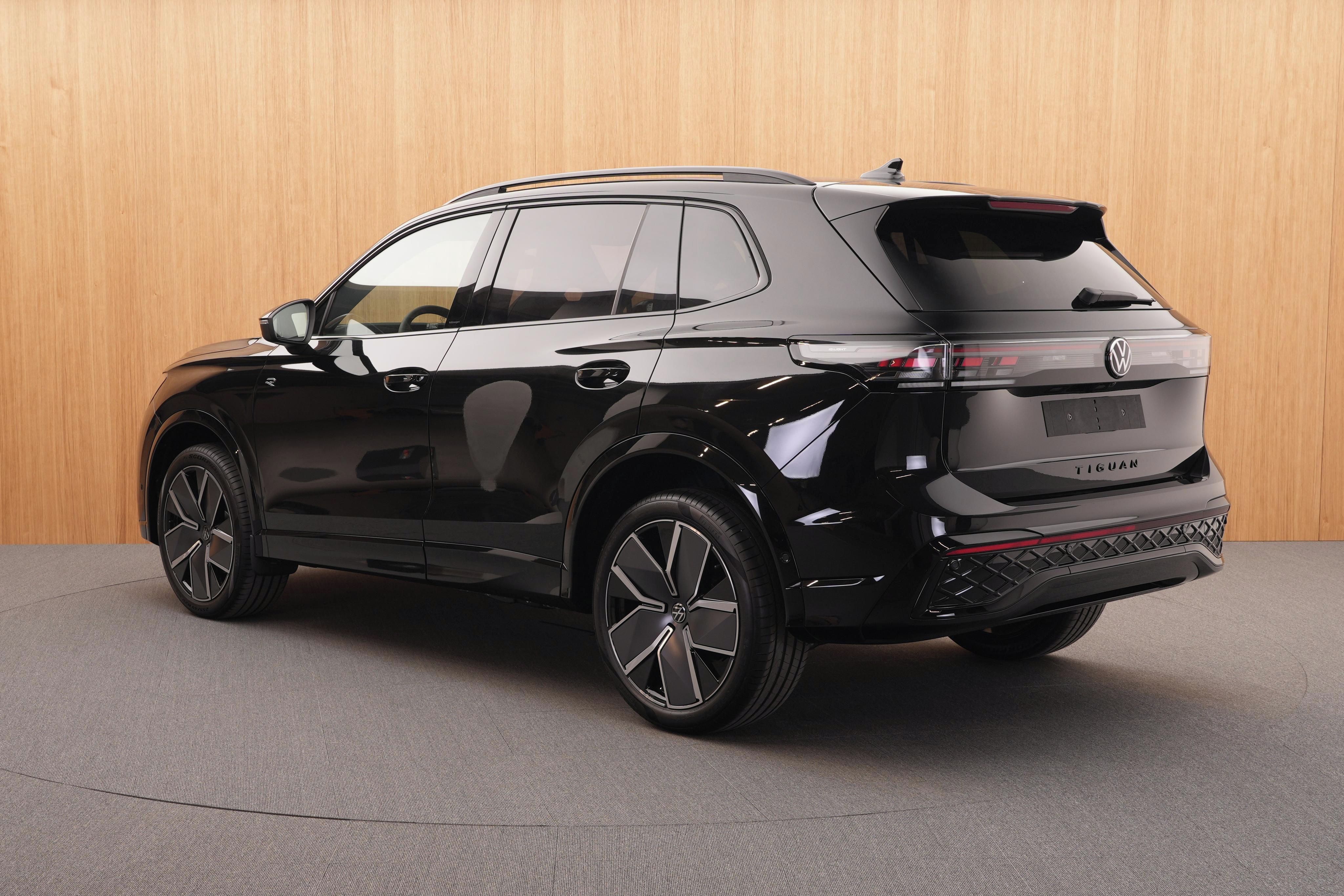 Volkswagen Tiguan, R-Line Edition 2.0 TDI 4x4 DSG - fotka 3