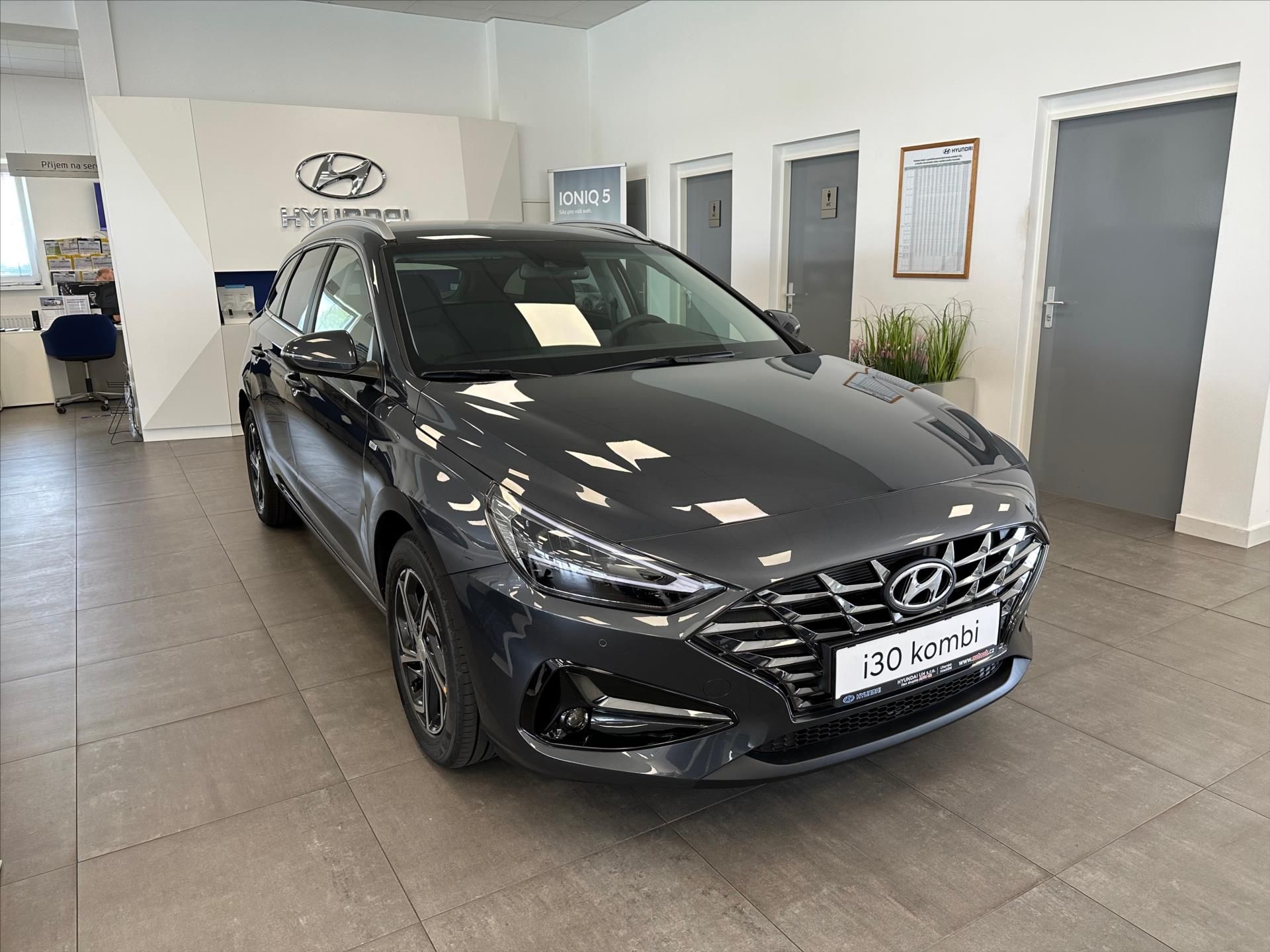 Hyundai i30, 1,5 i  GO CZECH - fotka 5